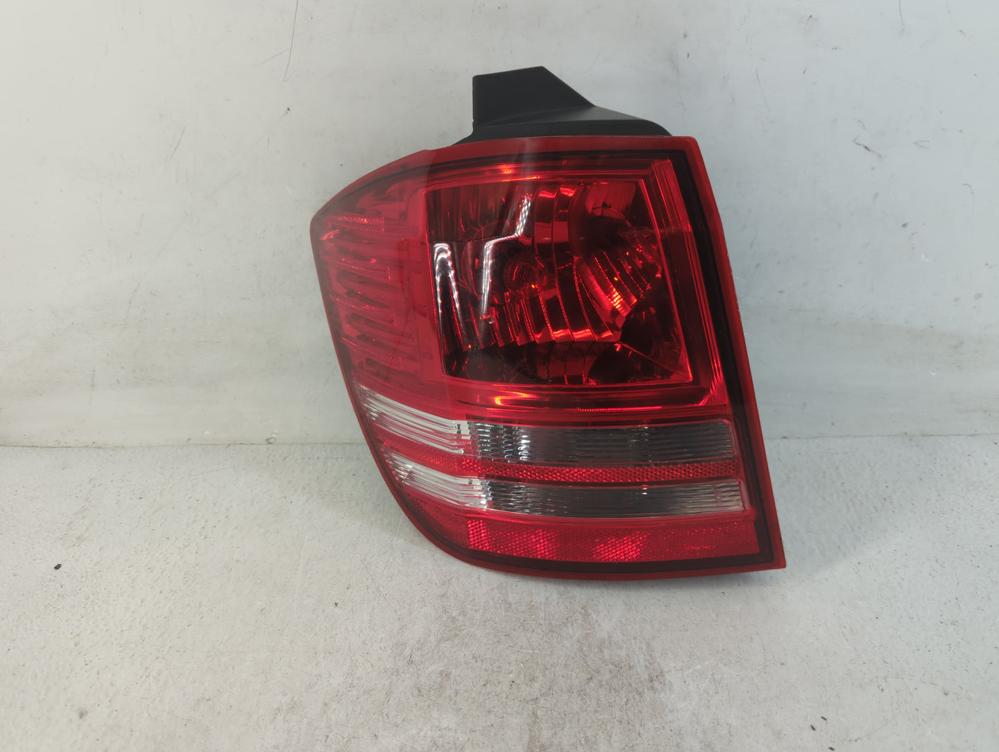 2014 Dodge Journey Tail Light Assembly Driver Left OEM P/N:051162291AH Fits OEM Used Auto Parts - Oemusedautoparts1.com