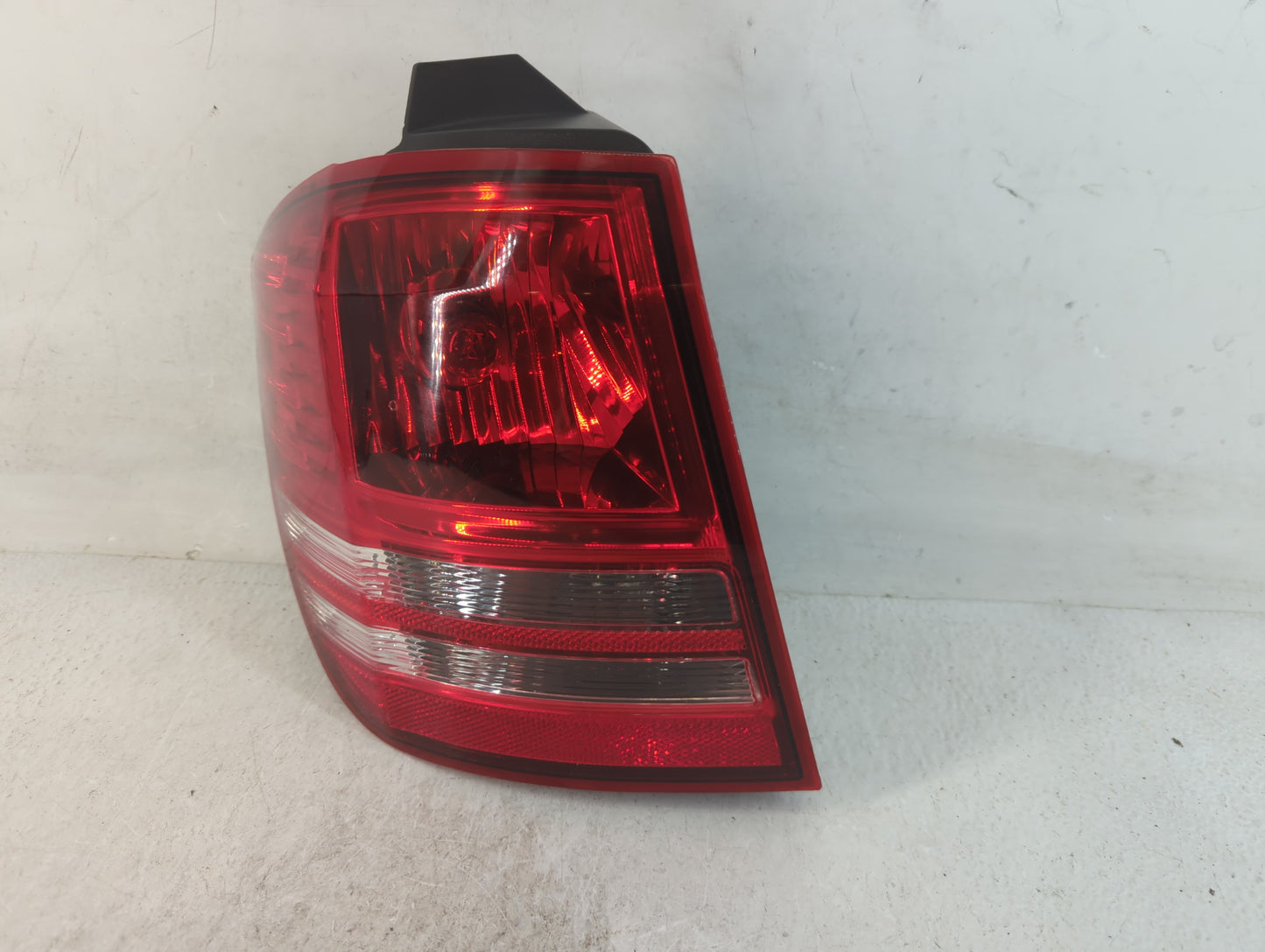 2014 Dodge Journey Tail Light Assembly Driver Left OEM P/N:051162291AH Fits OEM Used Auto Parts - Oemusedautoparts1.com