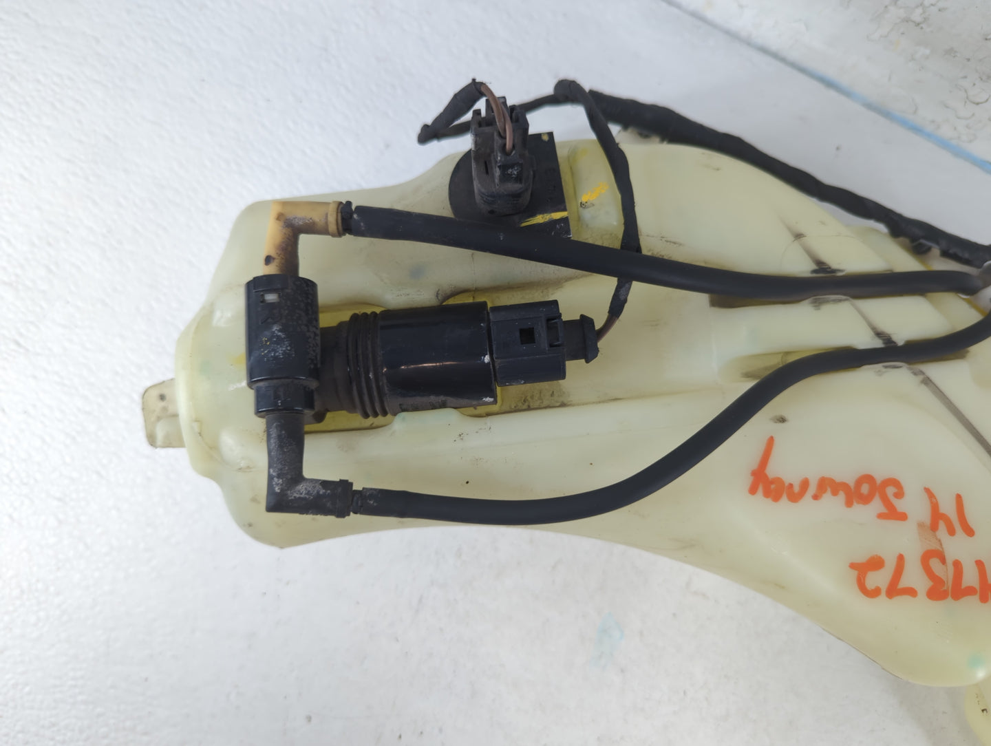 2014 Dodge Journey Windshield Washer Fluid Reservoir Bottle Oem - Oemusedautoparts1.com