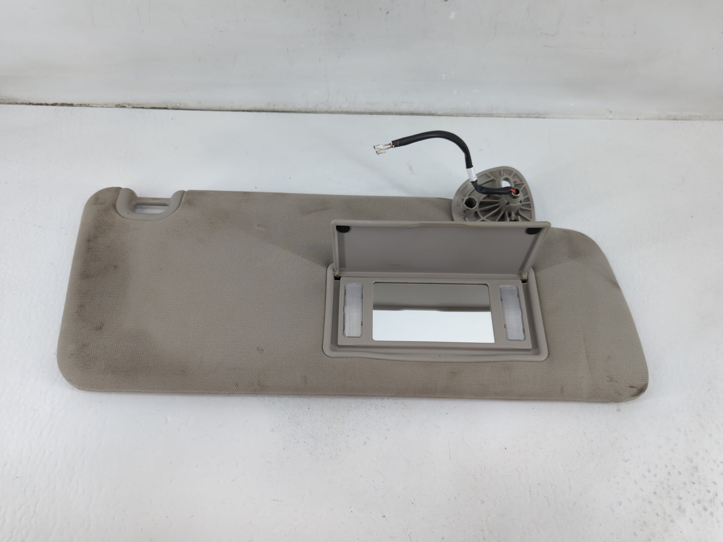 2014 Dodge Ram 1500 Sun Visor Shade Replacement Passenger Right Mirror Fits Fits 2013 2015 2016 2017 2018 OEM Used Auto Part