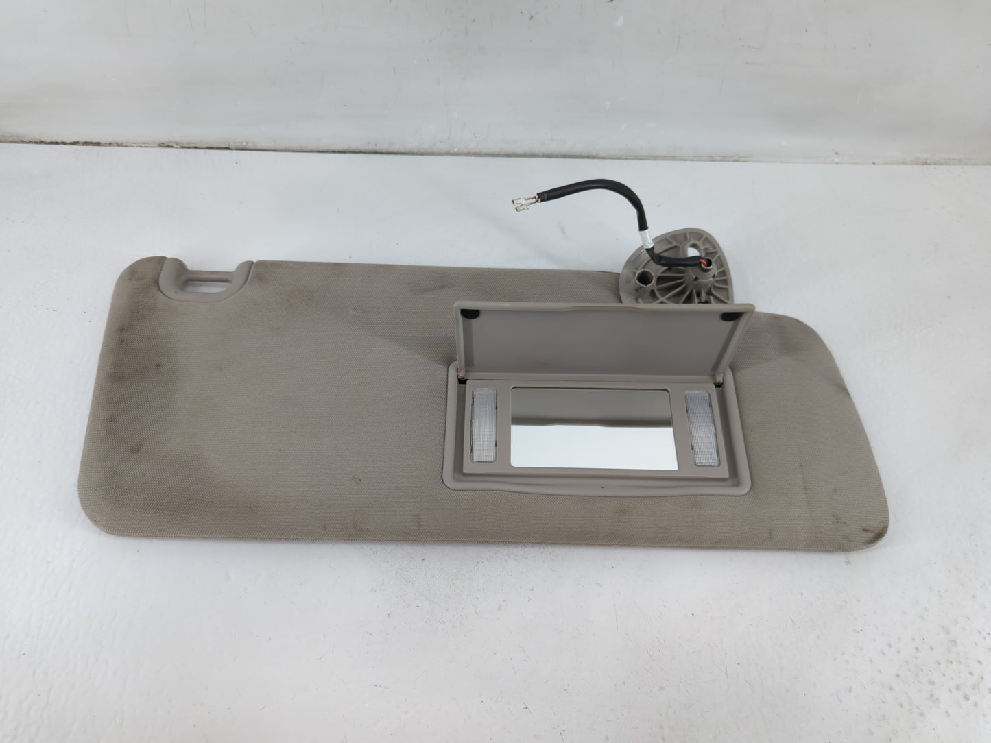 2014 Dodge Ram 1500 Sun Visor Shade Replacement Passenger Right Mirror Fits Fits 2013 2015 2016 2017 2018 OEM Used Auto Part