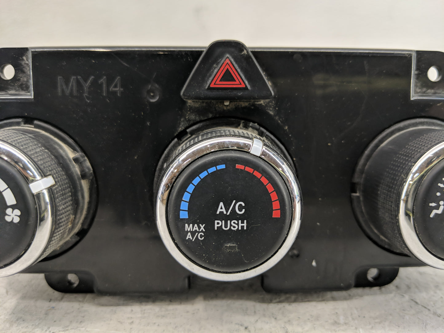 2014 Dodge Ram 1500 Climate Control Module Temperature AC/Heater Replacement P/N:P68186217AC Fits OEM Used Auto Parts - Oemu