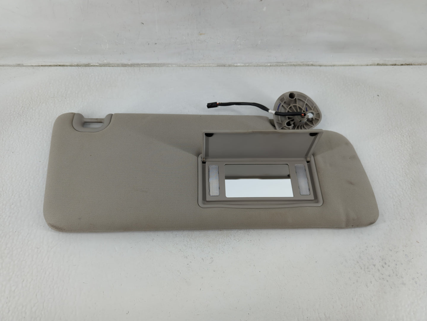 2014 Dodge Ram 1500 Sun Visor Shade Replacement Passenger Right Mirror Fits Fits 2013 2015 2016 2017 2018 OEM Used Auto Part