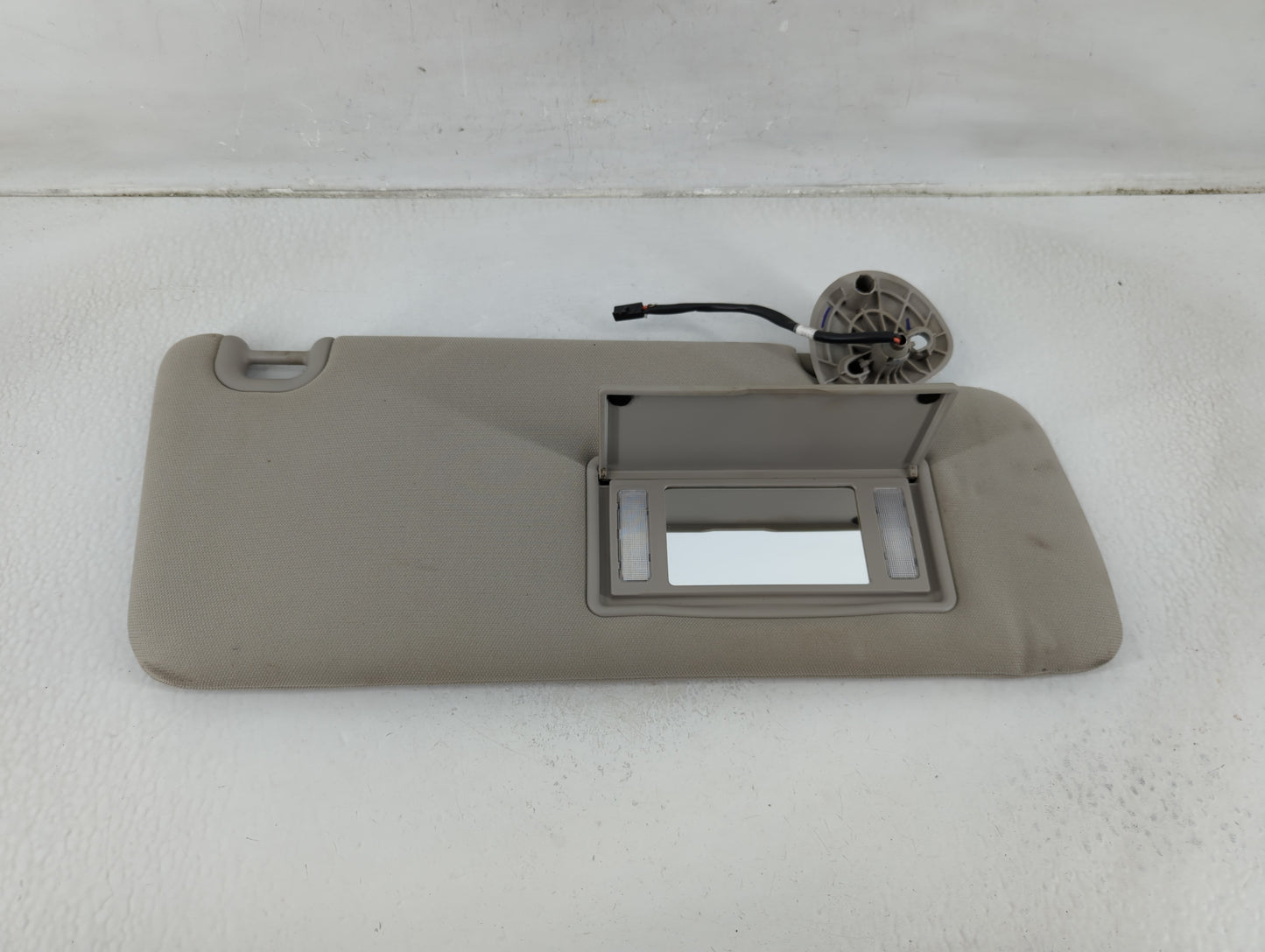 2014 Dodge Ram 1500 Sun Visor Shade Replacement Passenger Right Mirror Fits Fits 2013 2015 2016 2017 2018 OEM Used Auto Part