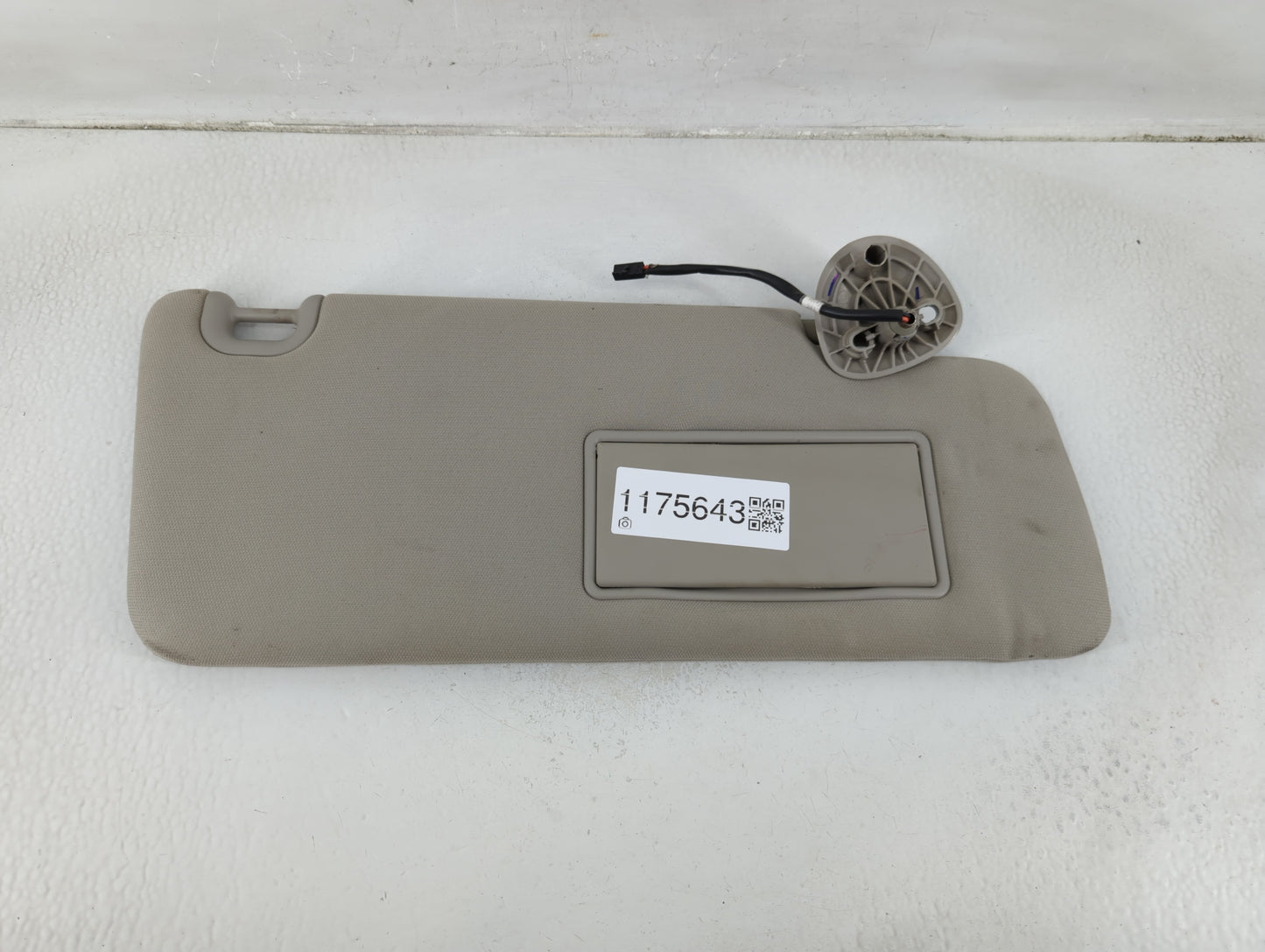 2014 Dodge Ram 1500 Sun Visor Shade Replacement Passenger Right Mirror Fits Fits 2013 2015 2016 2017 2018 OEM Used Auto Part