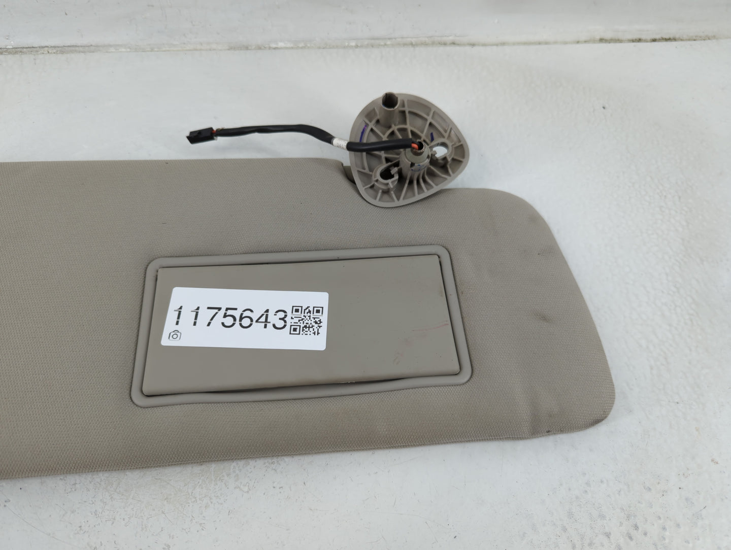 2014 Dodge Ram 1500 Sun Visor Shade Replacement Passenger Right Mirror Fits Fits 2013 2015 2016 2017 2018 OEM Used Auto Part