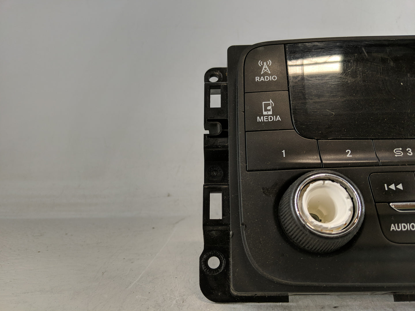 2014 Dodge Ram 1500 Radio AM FM Cd Player Receiver Replacement P/N:P68226683AA Fits OEM Used Auto Parts - Oemusedautoparts1.