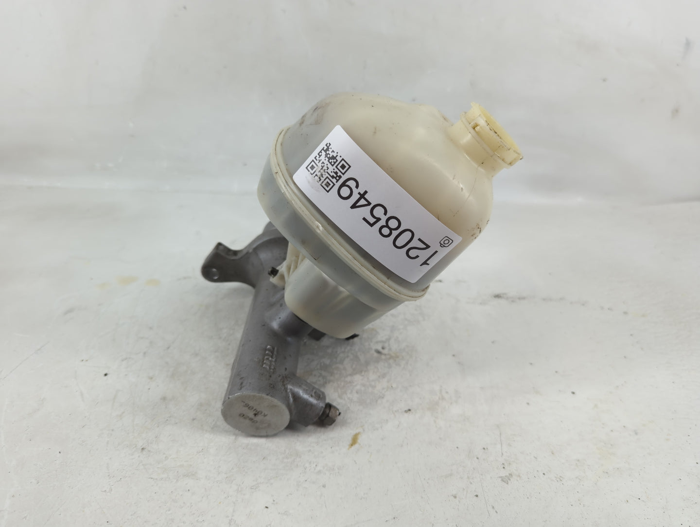 2007-2008 Dodge Ram 1500 Brake Master Cylinder 1208549 - Oemusedautoparts1.com