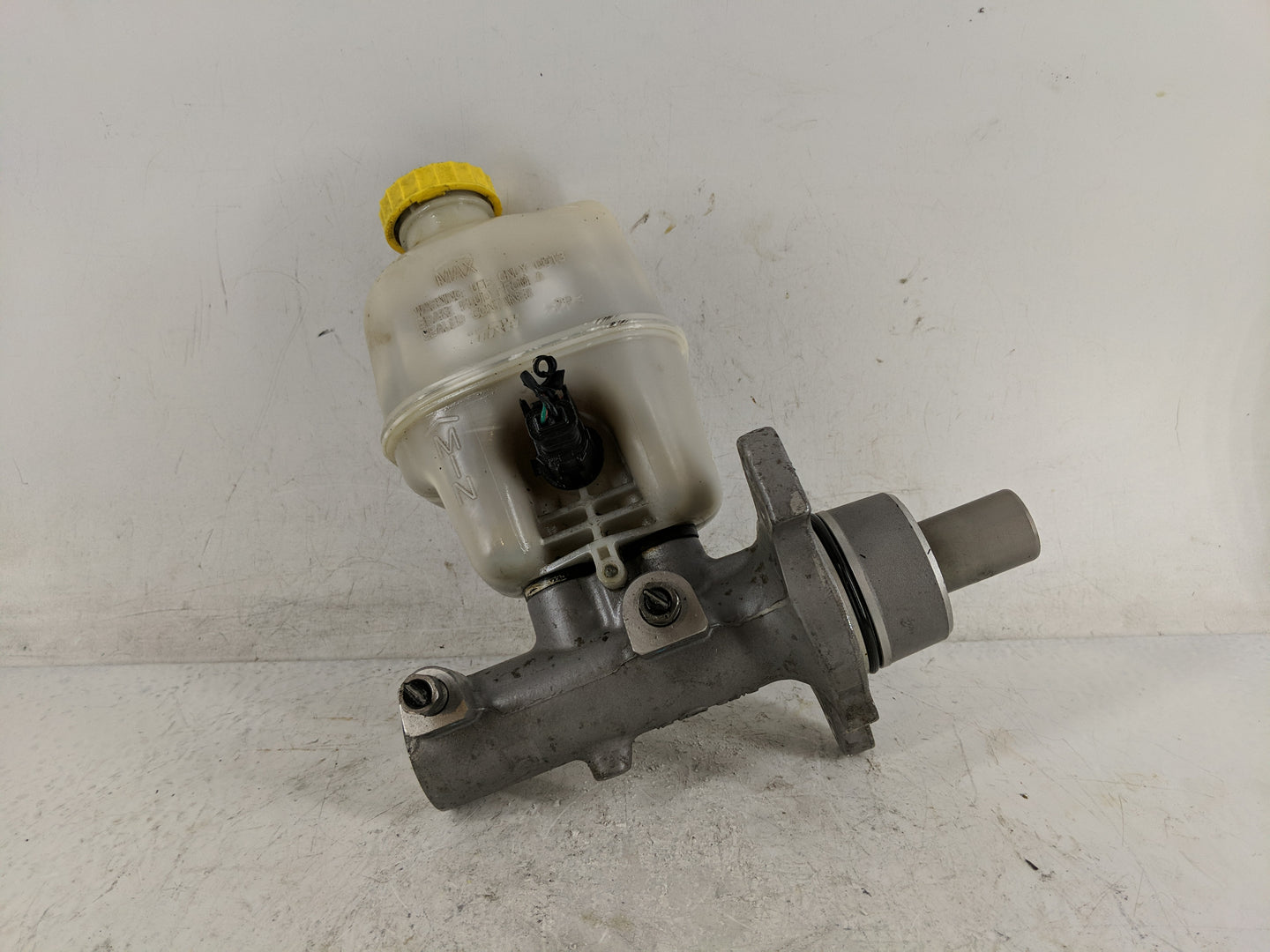 2007-2008 Dodge Ram 1500 Brake Master Cylinder - Oemusedautoparts1.com