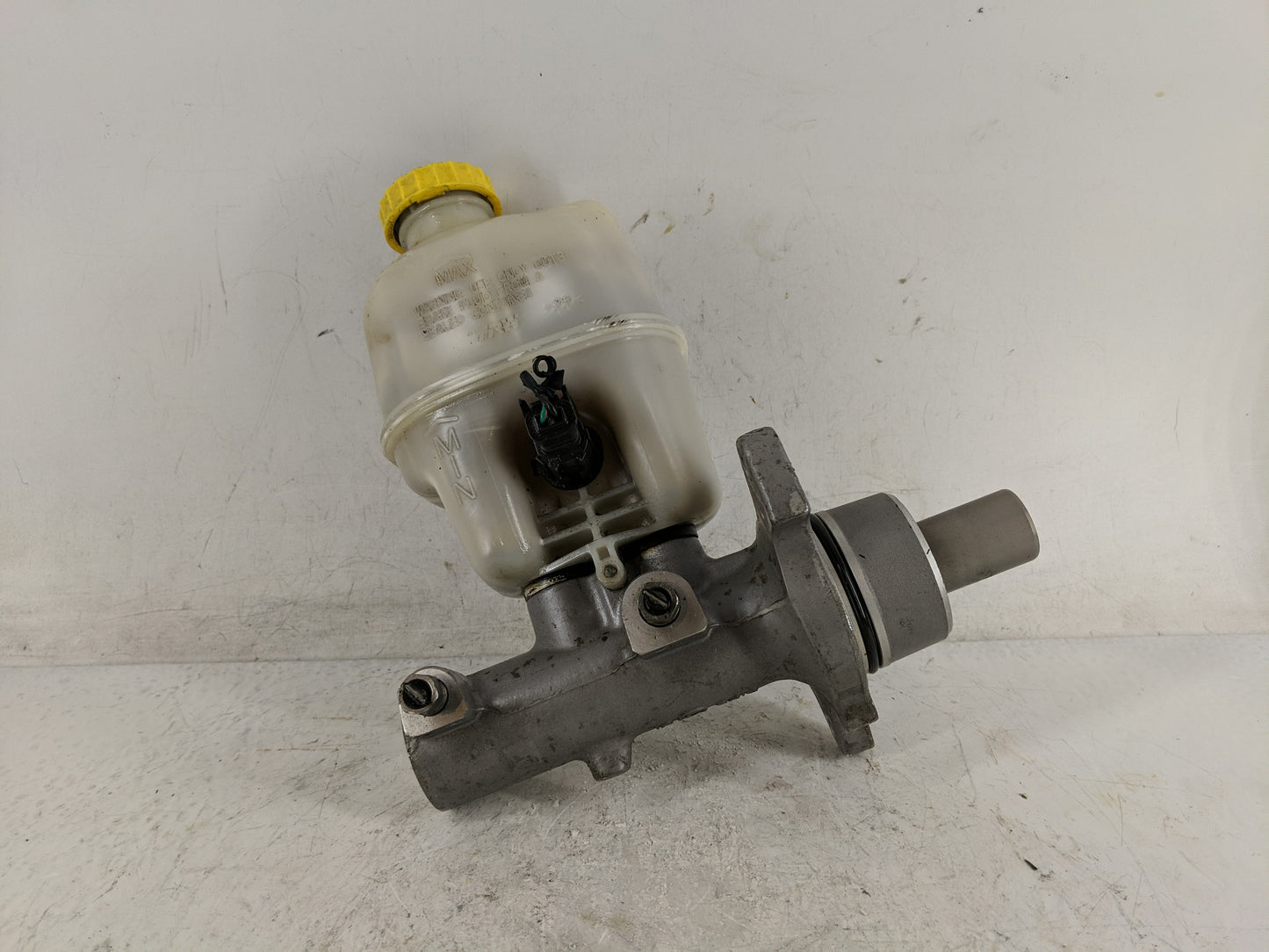 2007-2008 Dodge Ram 1500 Brake Master Cylinder - Oemusedautoparts1.com