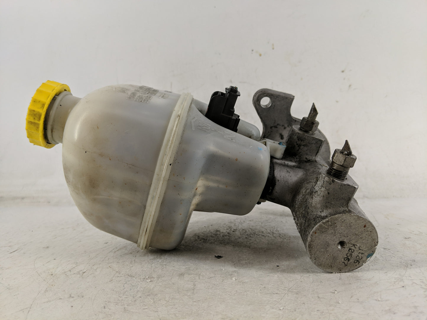 2007-2008 Dodge Ram 1500 Brake Master Cylinder - Oemusedautoparts1.com