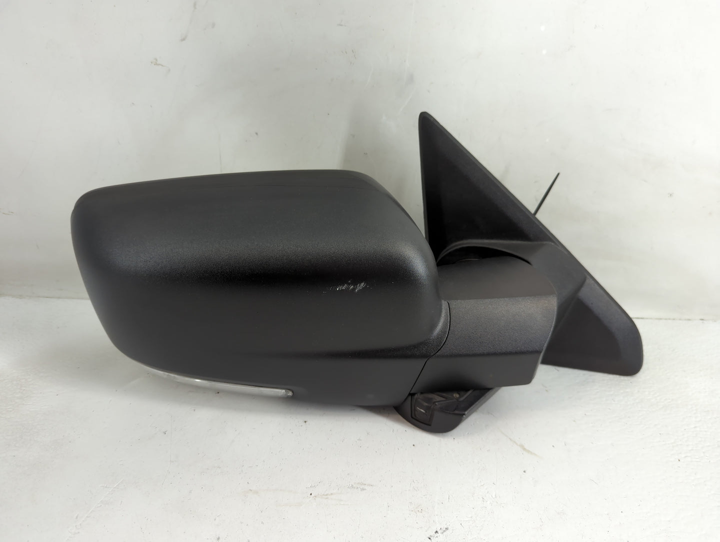 2014 Dodge Ram 1500 Passenger Side View Mirror - Right Door Mirror OEM Used - Oemusedautoparts1.com