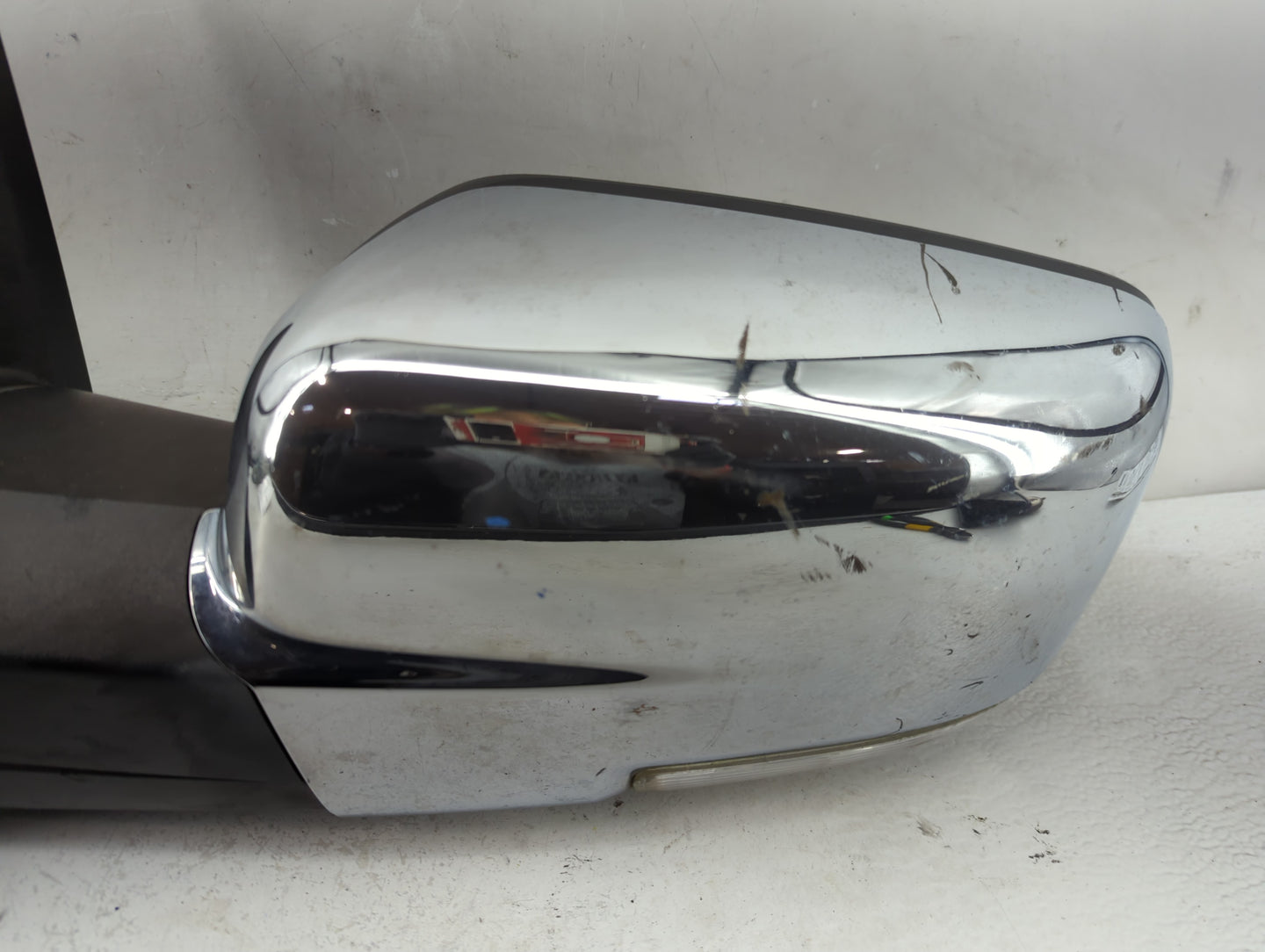 2014 Dodge Ram 1500 Driver Side View Mirror - Left Door Mirror OEM Used - Oemusedautoparts1.com