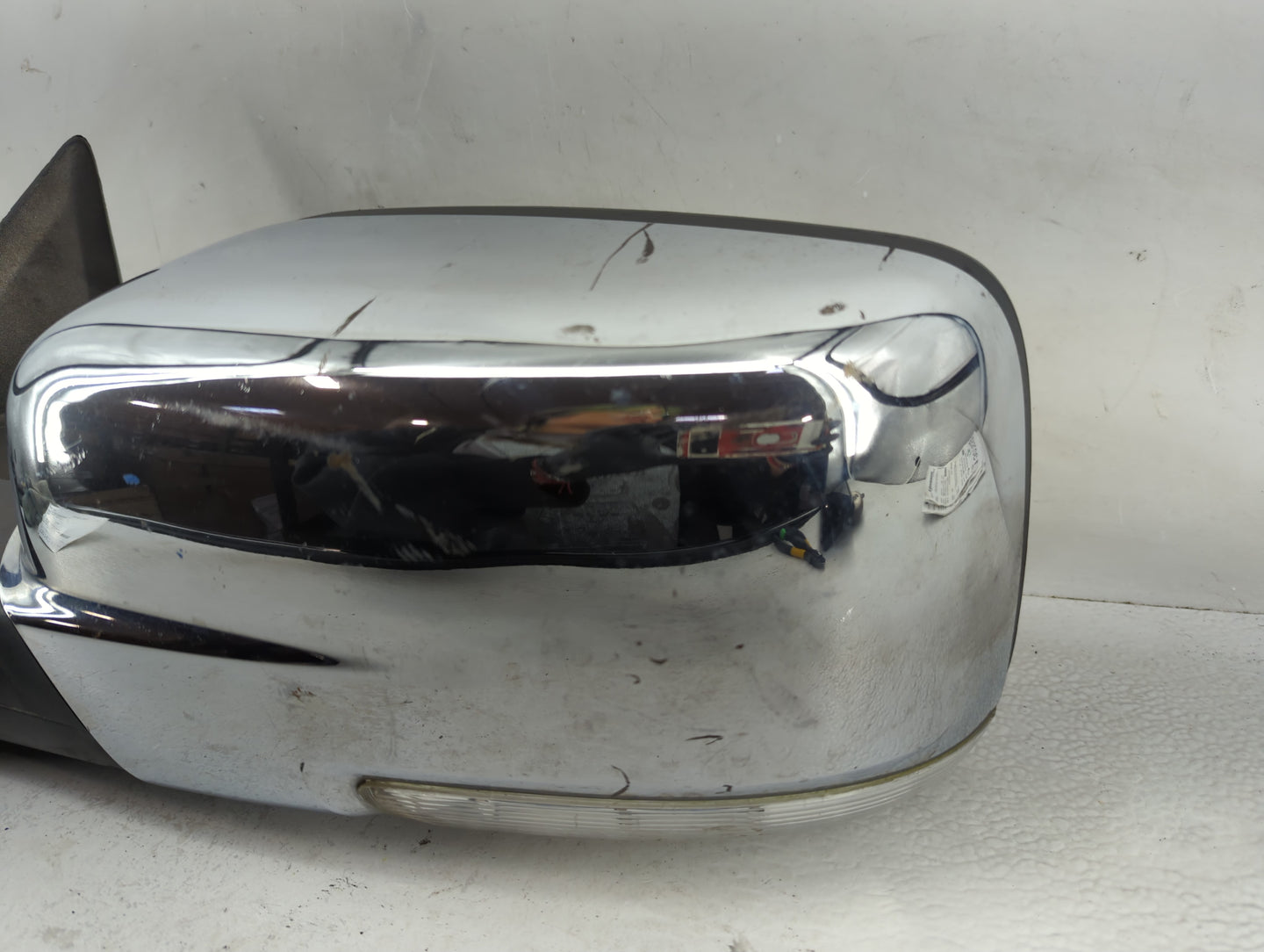 2014 Dodge Ram 1500 Driver Side View Mirror - Left Door Mirror OEM Used - Oemusedautoparts1.com
