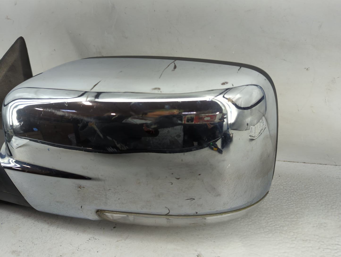 2014 Dodge Ram 1500 Driver Side View Mirror - Left Door Mirror OEM Used - Oemusedautoparts1.com