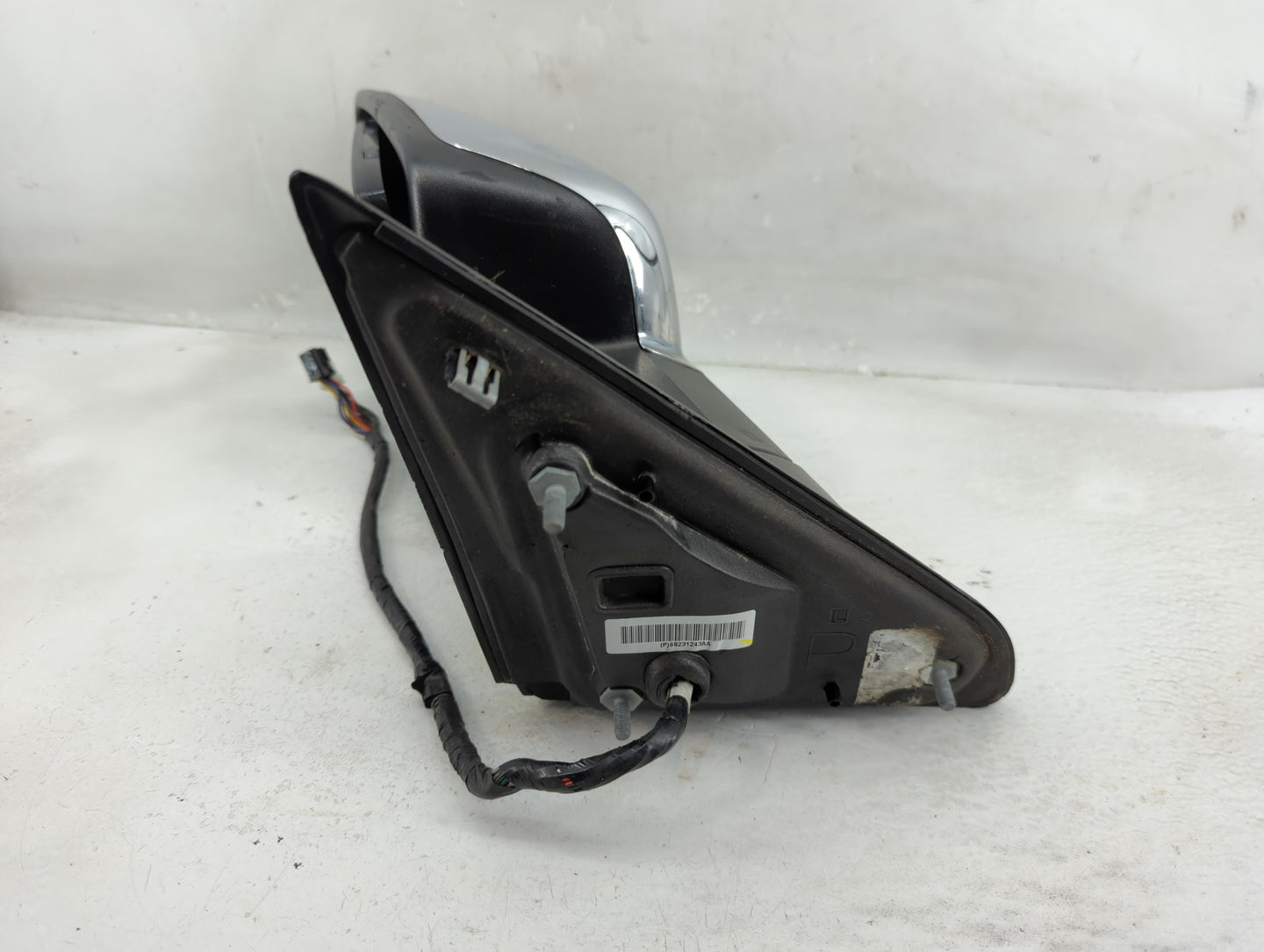 2014 Dodge Ram 1500 Driver Side View Mirror - Left Door Mirror OEM Used - Oemusedautoparts1.com