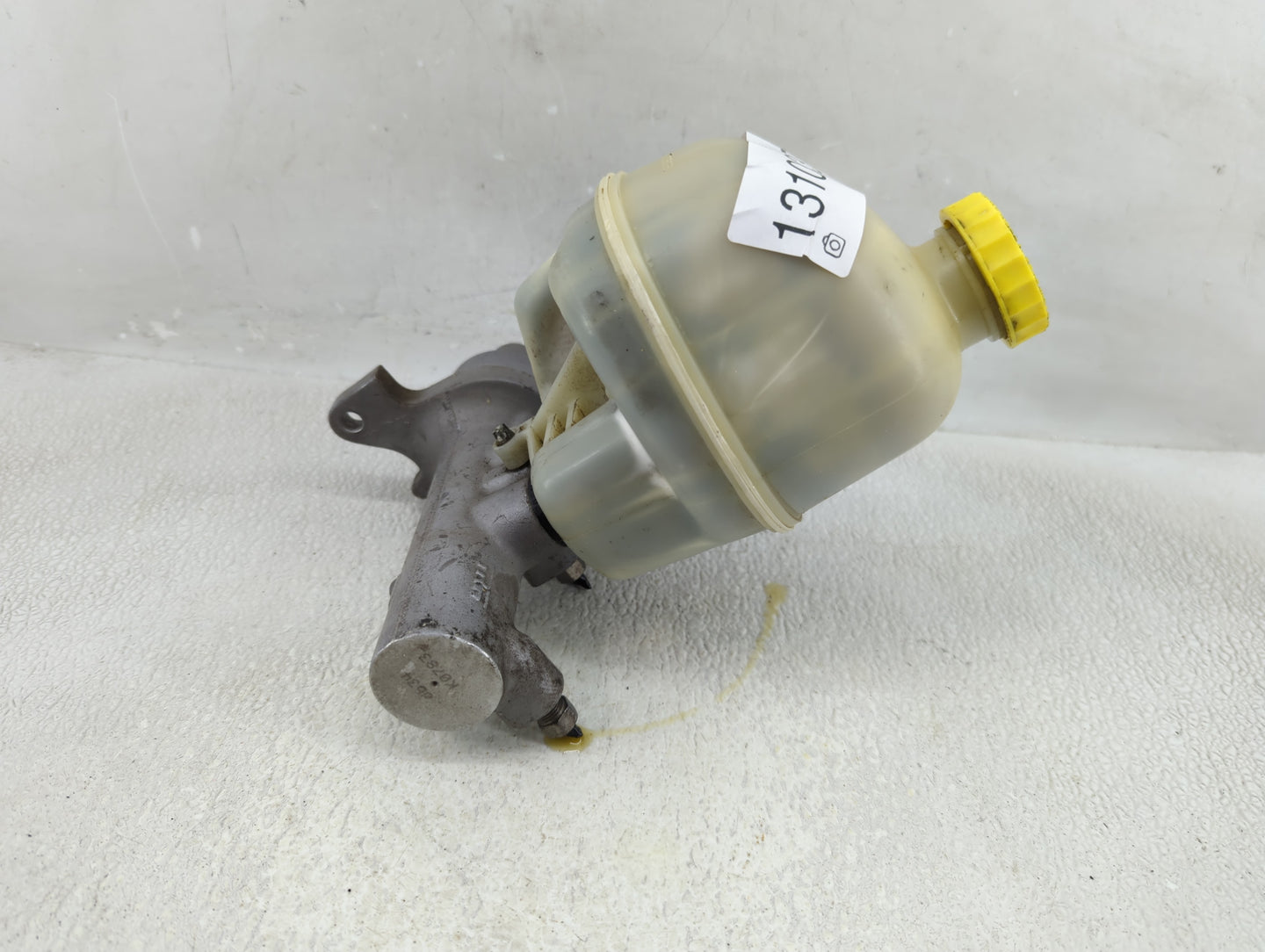 2007-2008 Dodge Ram 1500 Brake Master Cylinder - Oemusedautoparts1.com