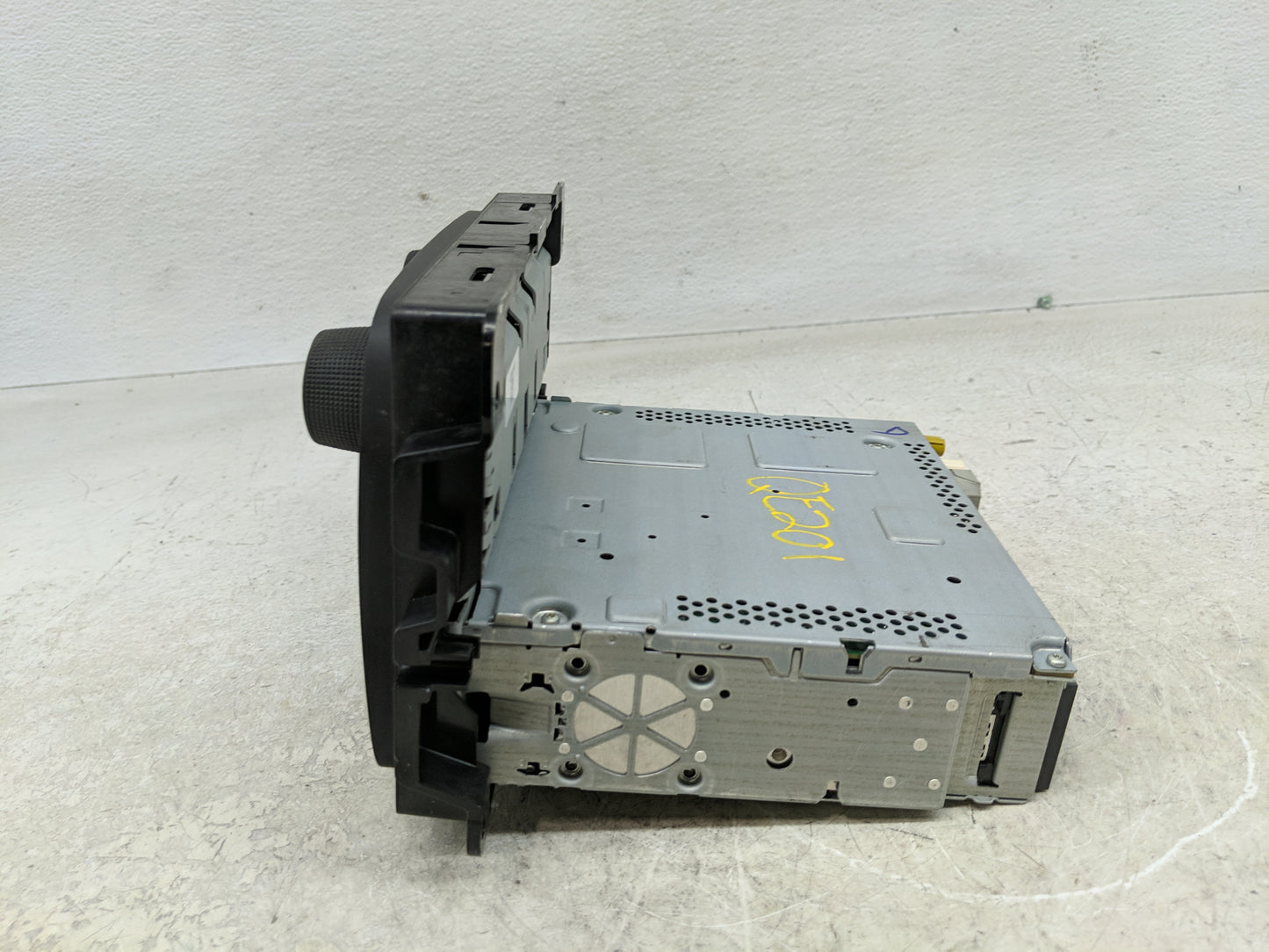 2014 Dodge Ram 1500 Radio AM FM Cd Player Receiver Replacement P/N:68226683AA Fits OEM Used Auto Parts - Oemusedautoparts1.c