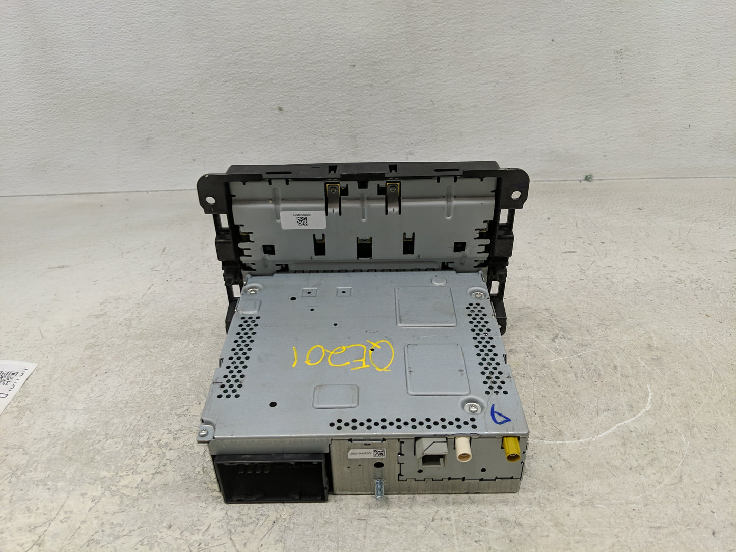 2014 Dodge Ram 1500 Radio AM FM Cd Player Receiver Replacement P/N:68226683AA Fits OEM Used Auto Parts - Oemusedautoparts1.c