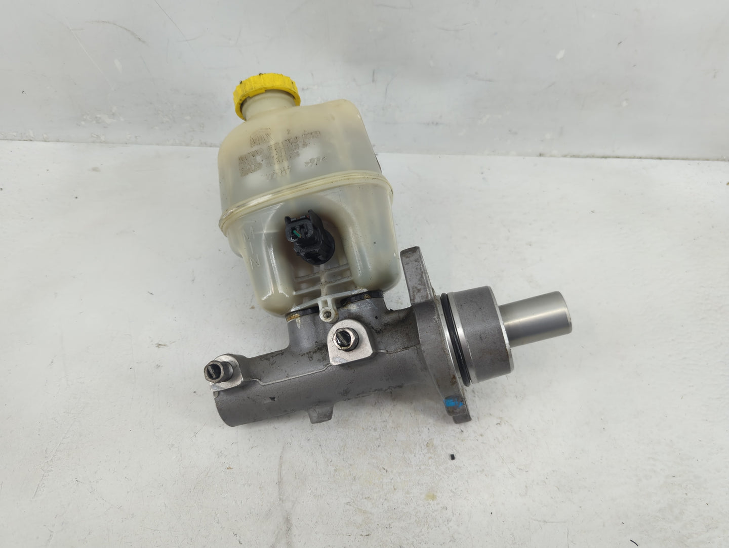 2007-2008 Dodge Ram 1500 Brake Master Cylinder - Oemusedautoparts1.com