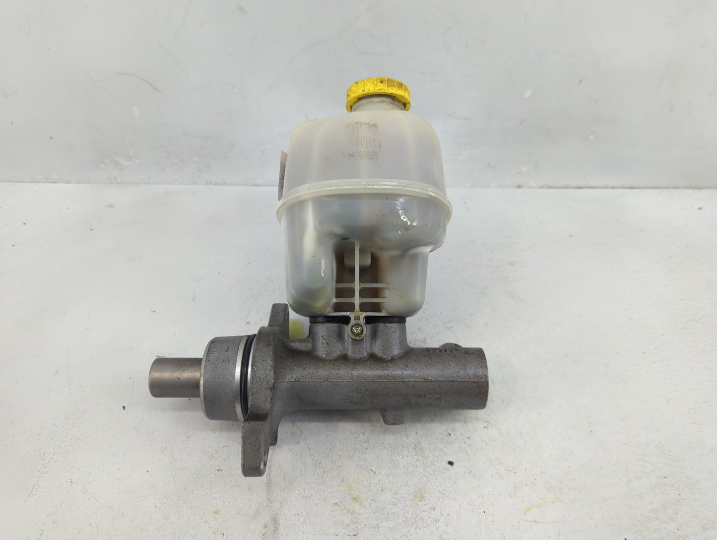 2007-2008 Dodge Ram 1500 Brake Master Cylinder - Oemusedautoparts1.com