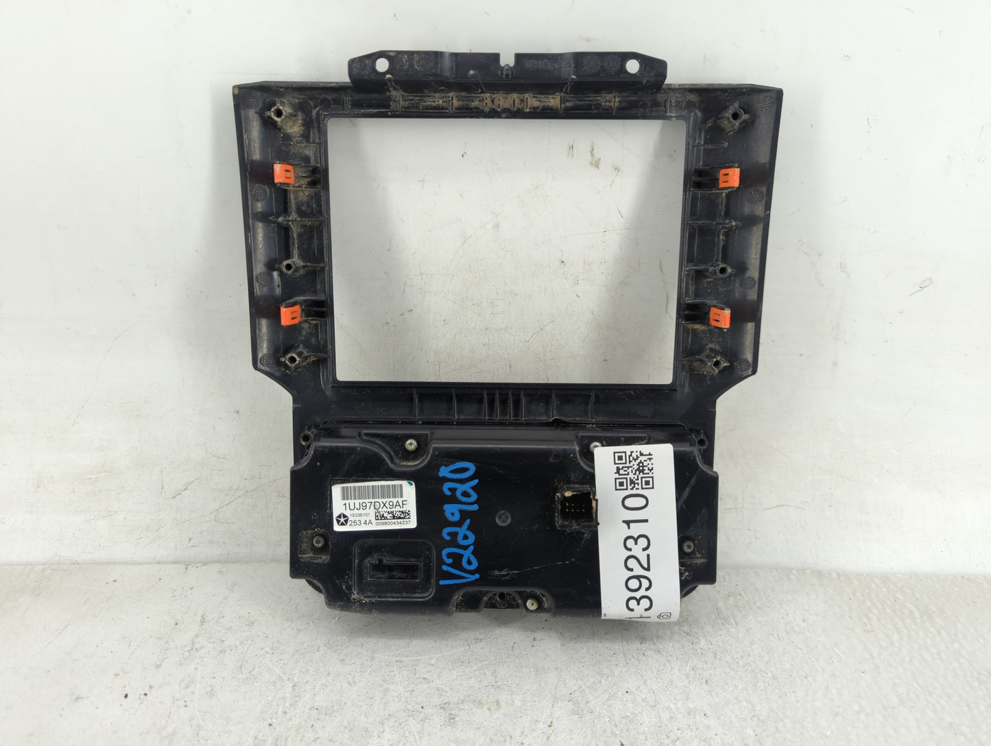 2014 Dodge Ram 1500 Climate Control Module Temperature AC/Heater Replacement P/N:1UJ97DX9AF Fits OEM Used Auto Parts - Oemus