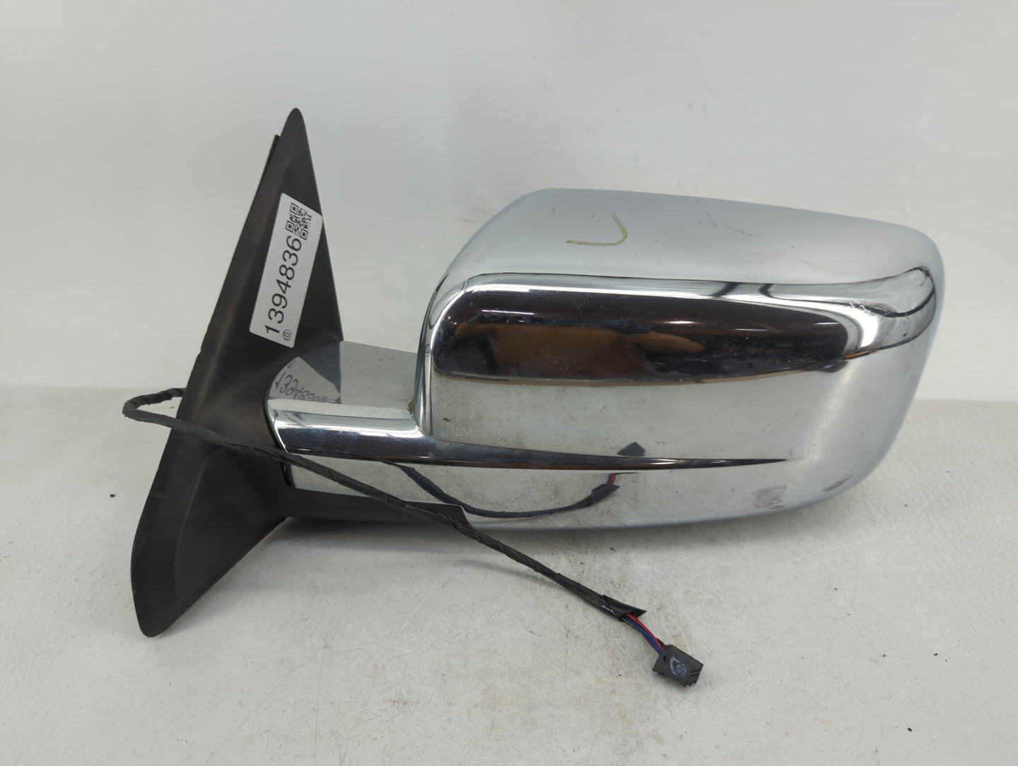 2014 Dodge Ram 1500 Driver Side View Mirror - Left Door Mirror OEM Used - Oemusedautoparts1.com