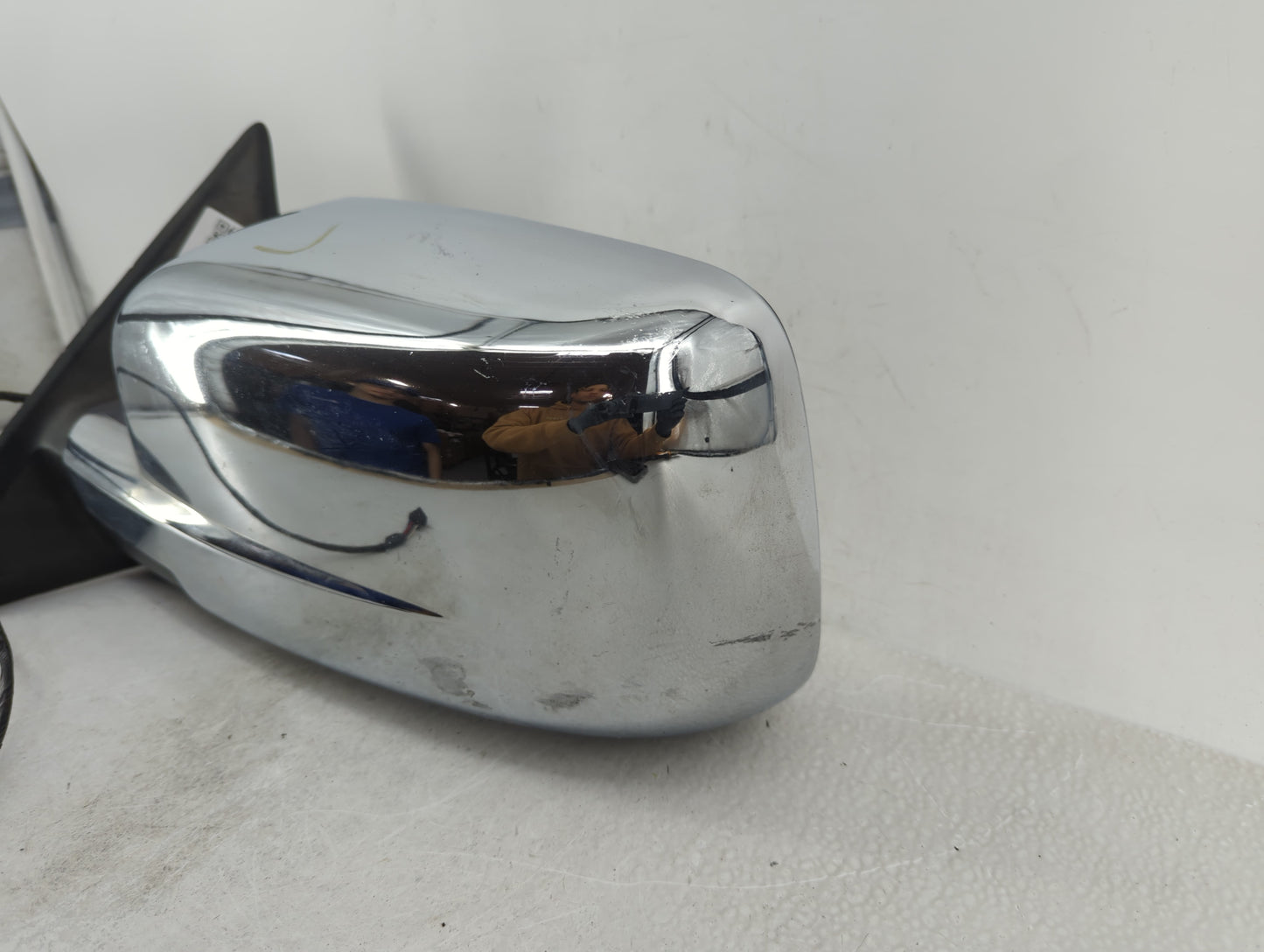 2014 Dodge Ram 1500 Driver Side View Mirror - Left Door Mirror OEM Used - Oemusedautoparts1.com