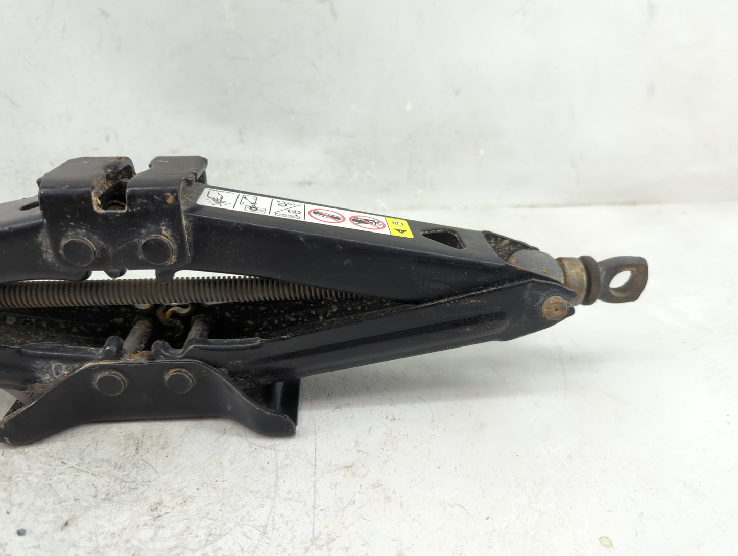 2014 Dodge Ram 1500 Spare Scissor Car Jack - Oemusedautoparts1.com