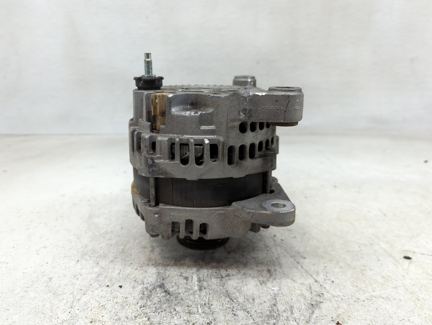2014 Dodge Ram 1500 Alternator Replacement Generator Charging Assembly Engine OEM P/N:4801769AA Fits OEM Used Auto Parts - O