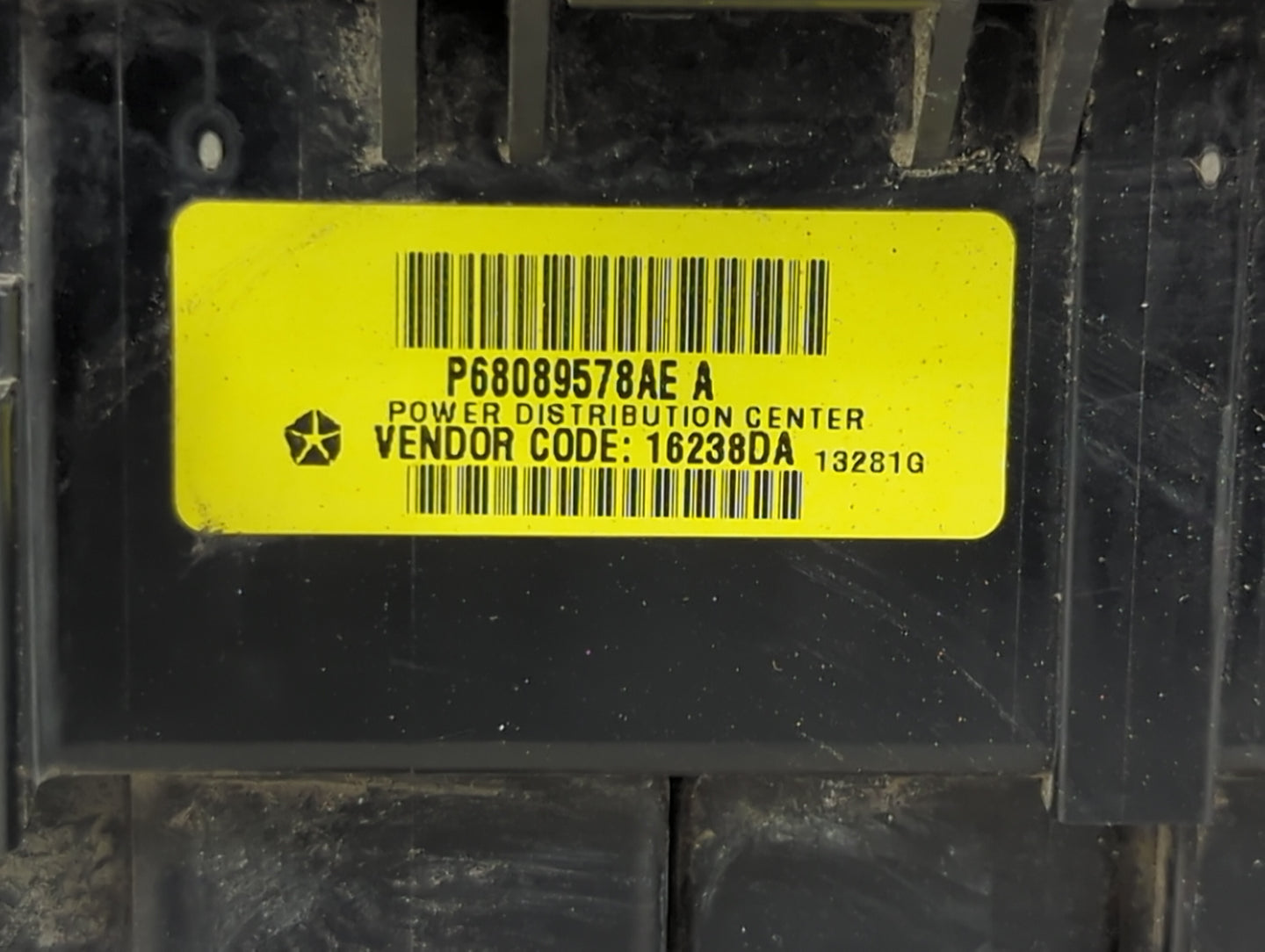 2014 Dodge Ram 1500 Fusebox Fuse Box Panel Relay Module P/N:7140-5131-40 P68089578AE Fits OEM Used Auto Parts - Oemusedautop
