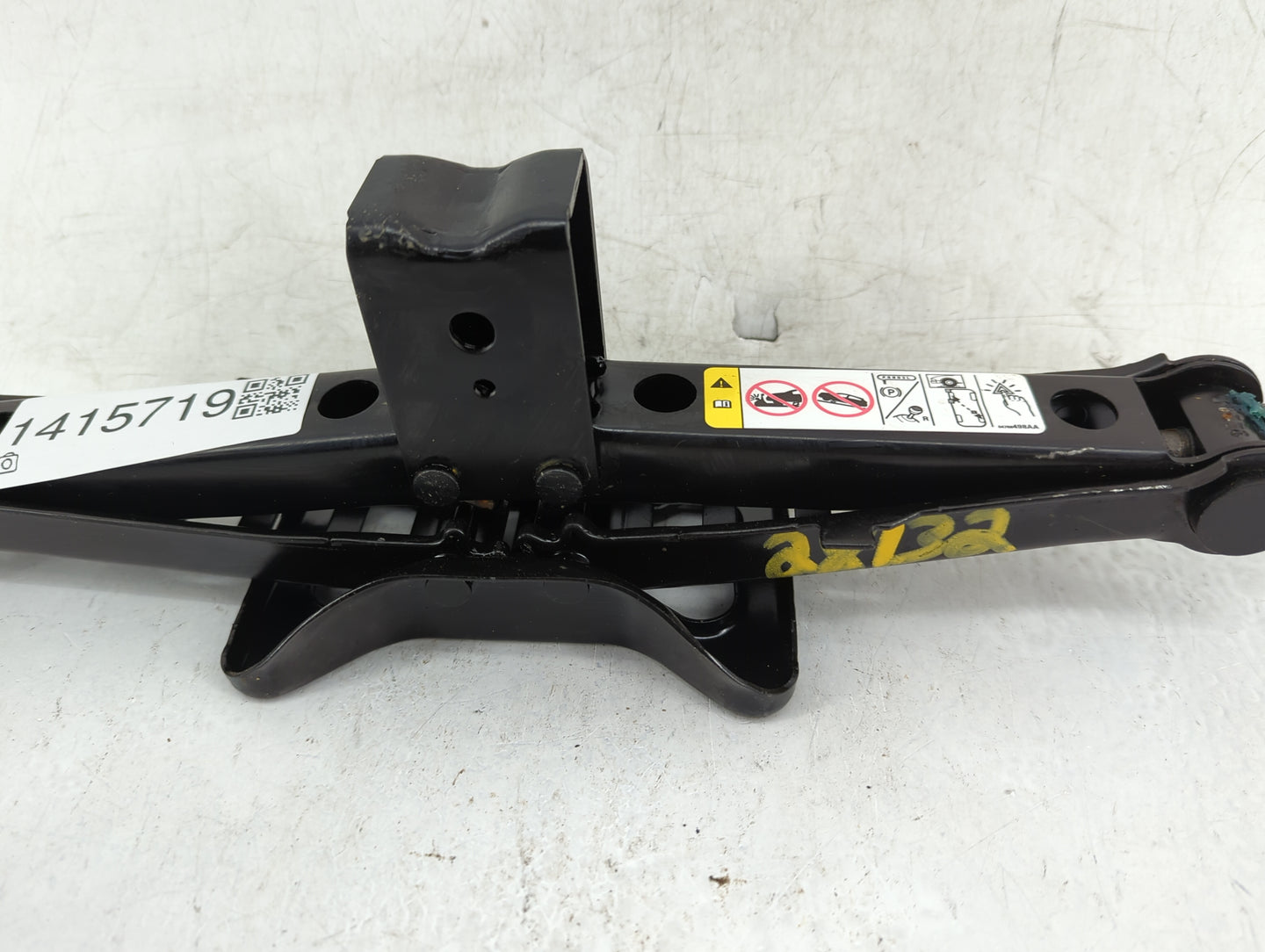 2014 Dodge Ram 1500 Spare Scissor Car Jack - Oemusedautoparts1.com