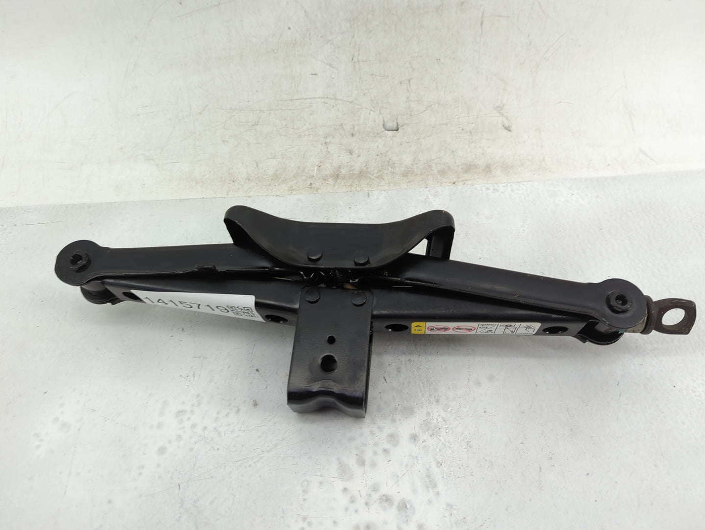 2014 Dodge Ram 1500 Spare Scissor Car Jack 1415719 - Oemusedautoparts1.com