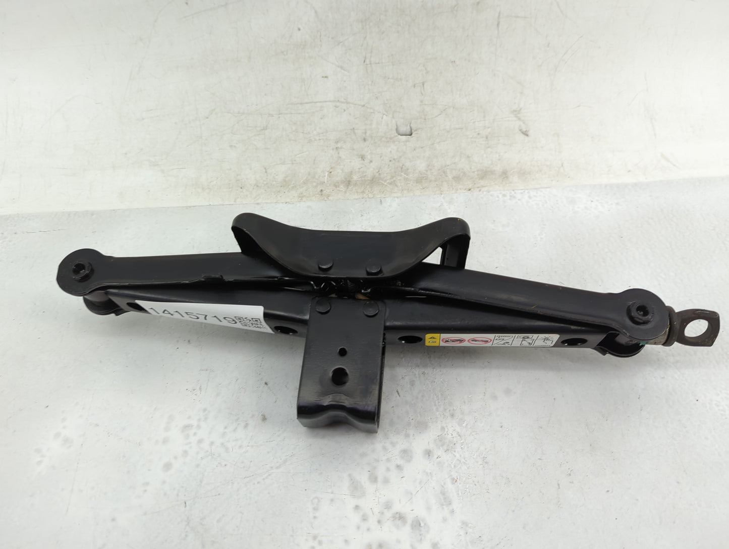 2014 Dodge Ram 1500 Spare Scissor Car Jack 1415719 - Oemusedautoparts1.com