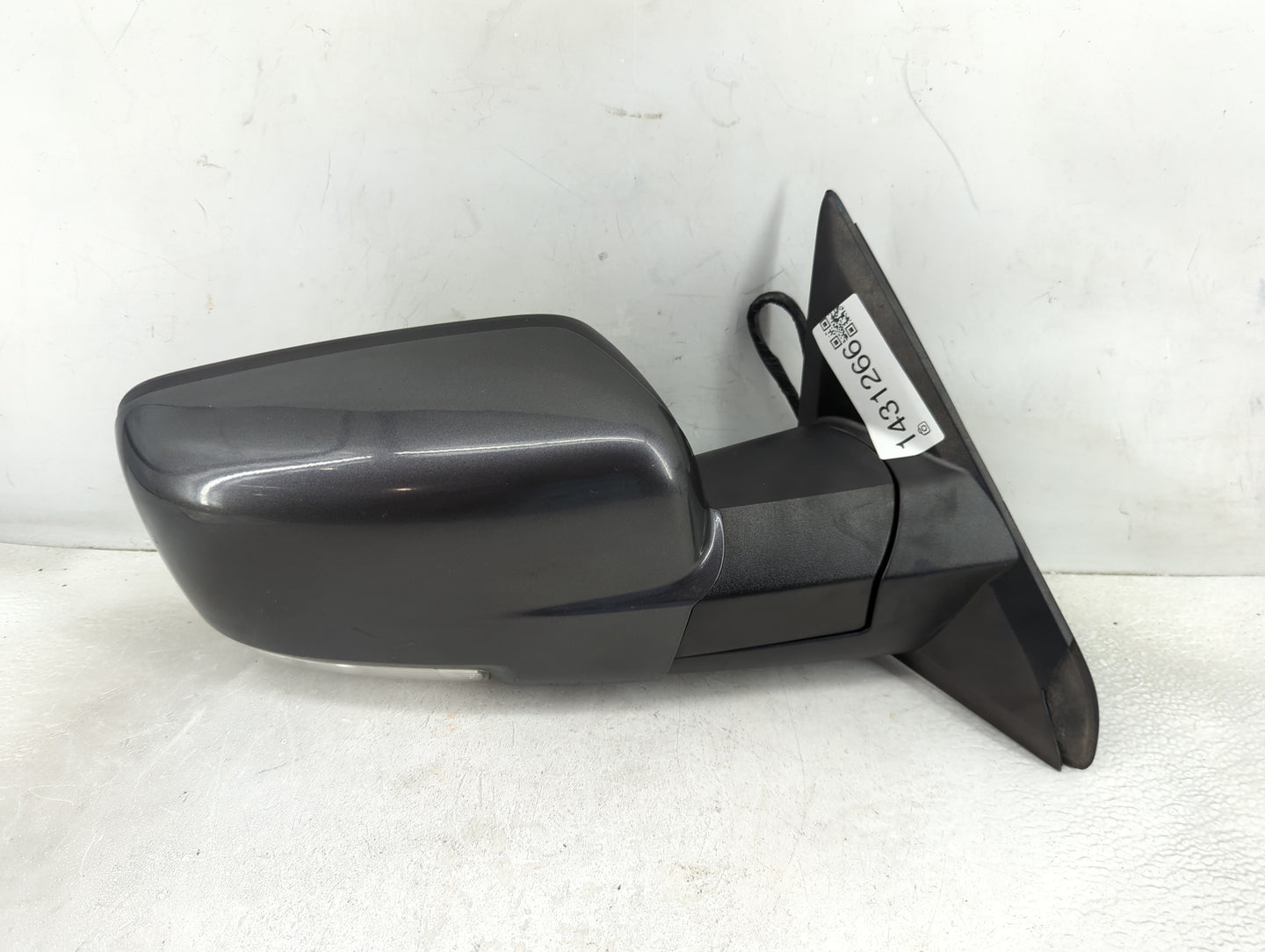 2014 Dodge Ram 1500 Passenger Side View Mirror - Right Door Mirror OEM Used - Oemusedautoparts1.com