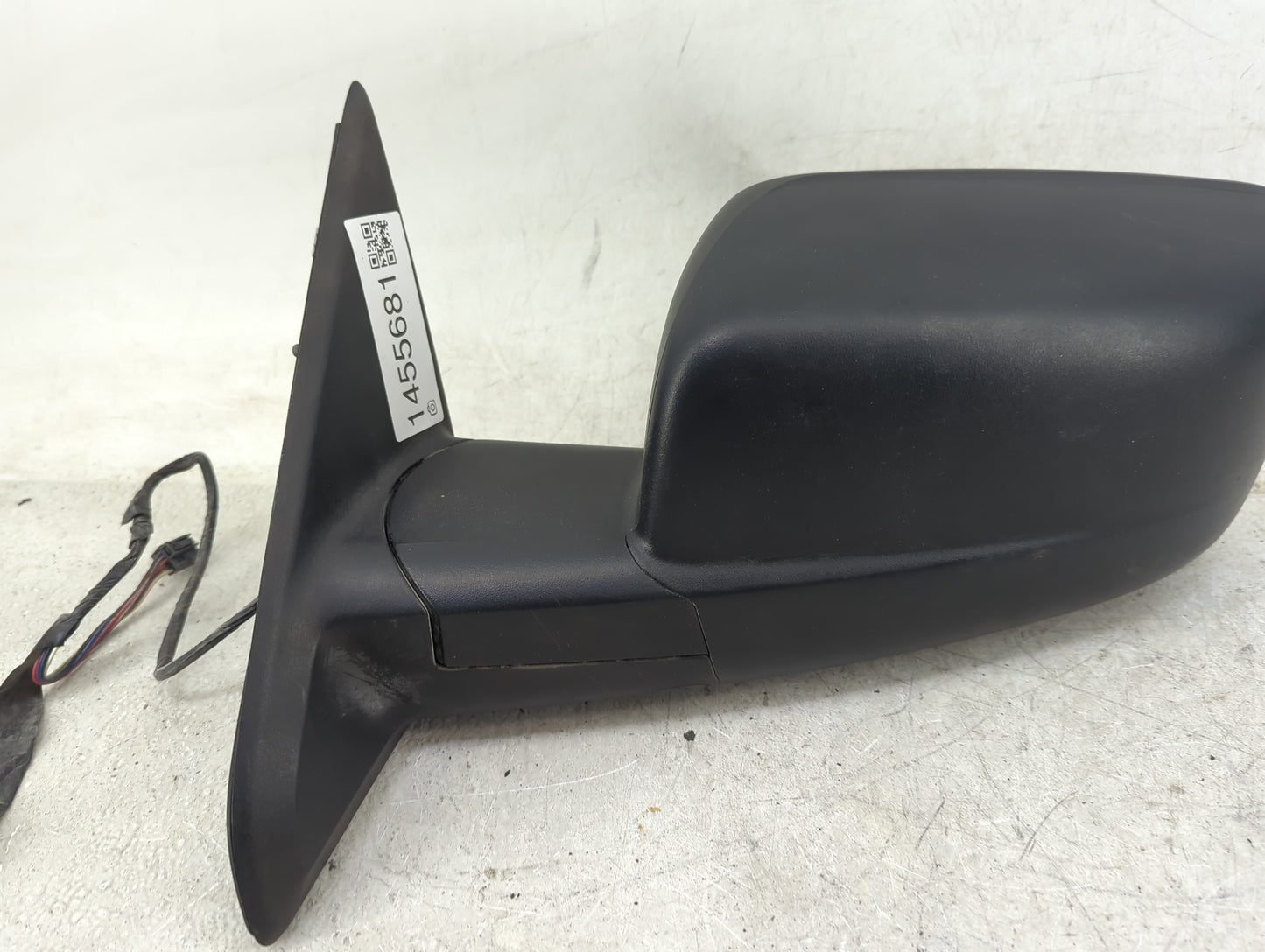 2014 Dodge Ram 1500 Driver Side View Mirror - Left Door Mirror OEM Used - Oemusedautoparts1.com