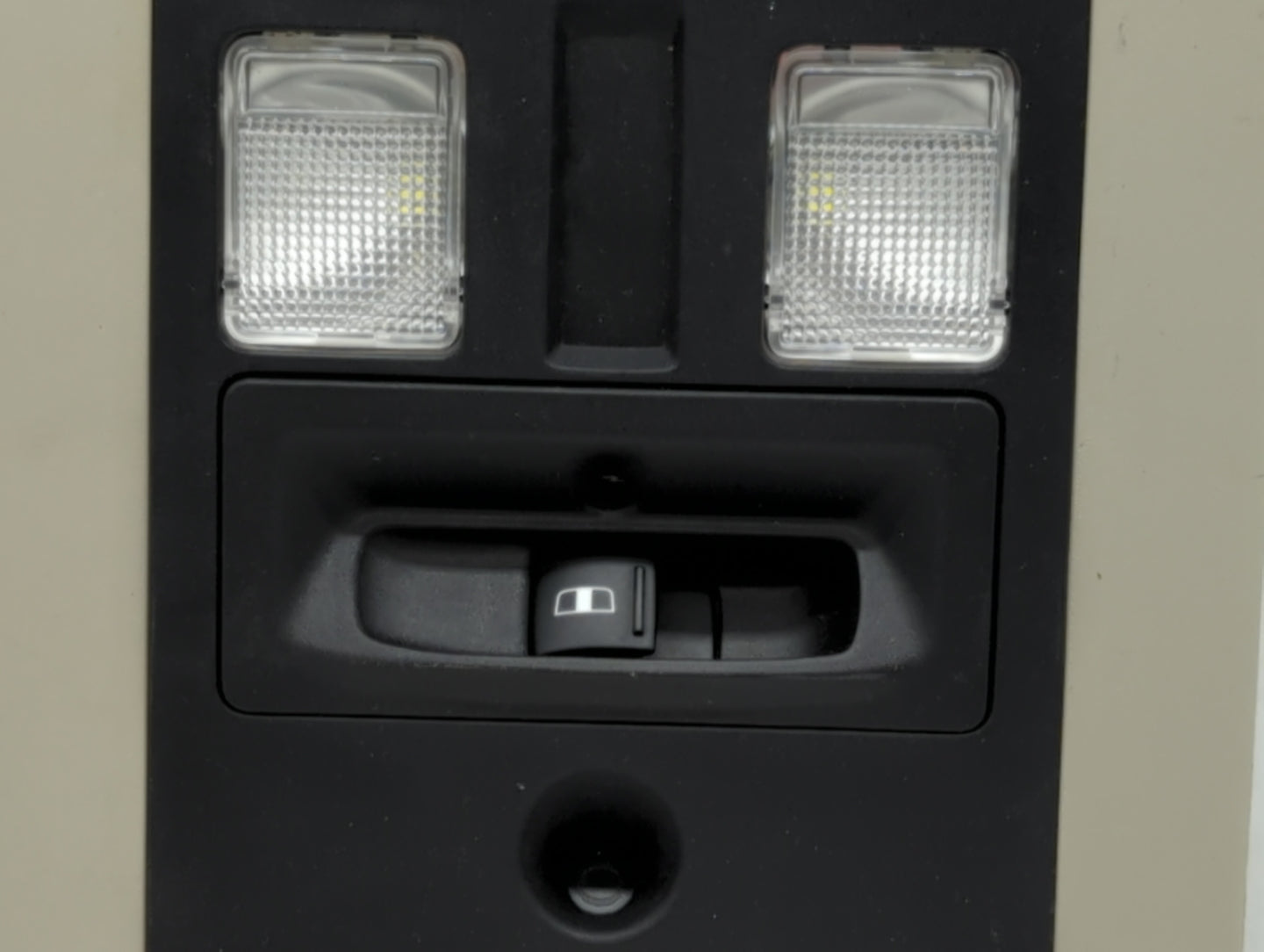 2014 Dodge Ram 1500 Center Floor Console P/N:68105822AB Fits Fits 2013 2015 OEM Used Auto Parts - Oemusedautoparts1.com
