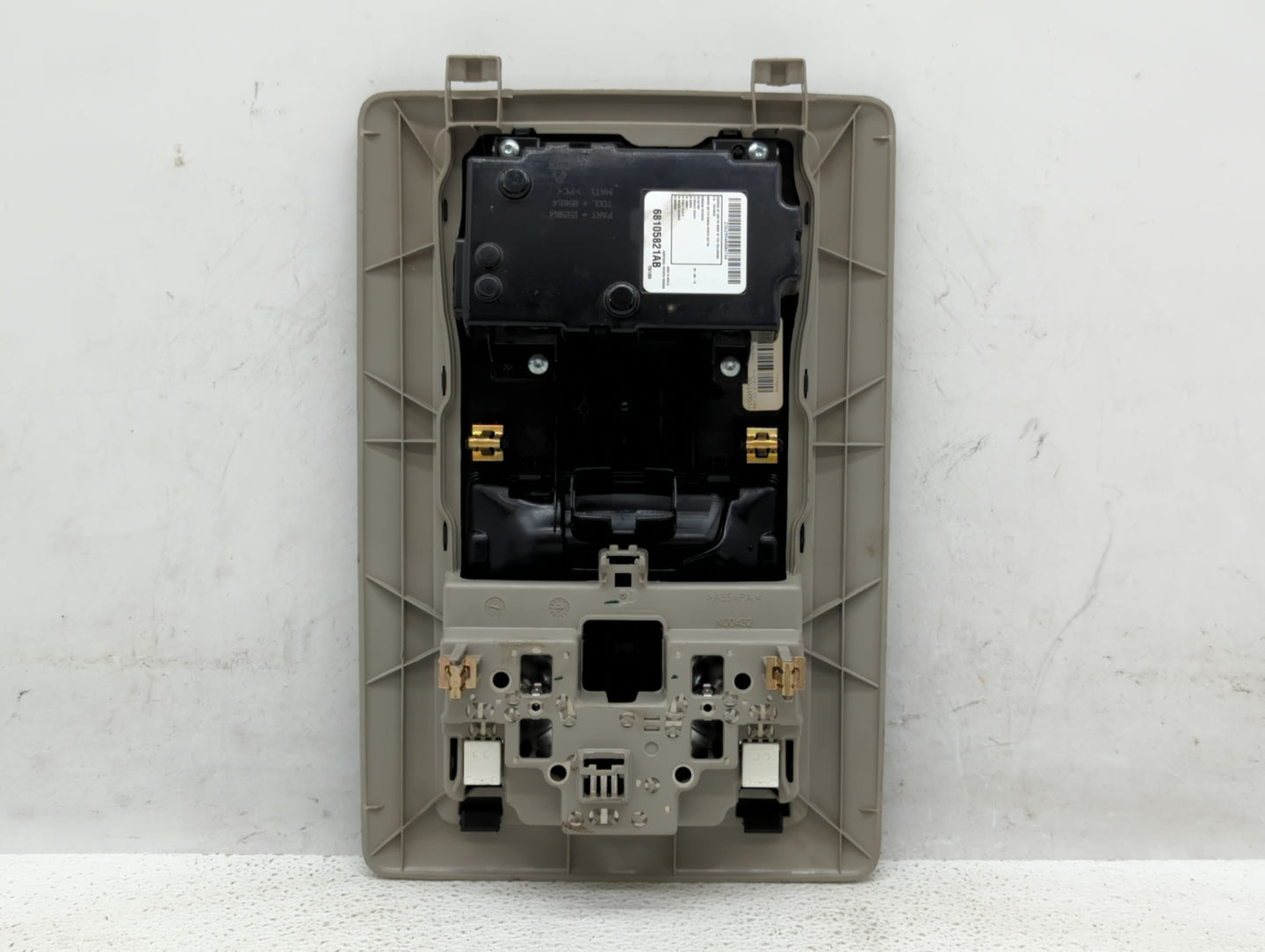 2014 Dodge Ram 1500 Center Floor Console P/N:68105821AB Fits Fits 2013 2015 OEM Used Auto Parts - Oemusedautoparts1.com