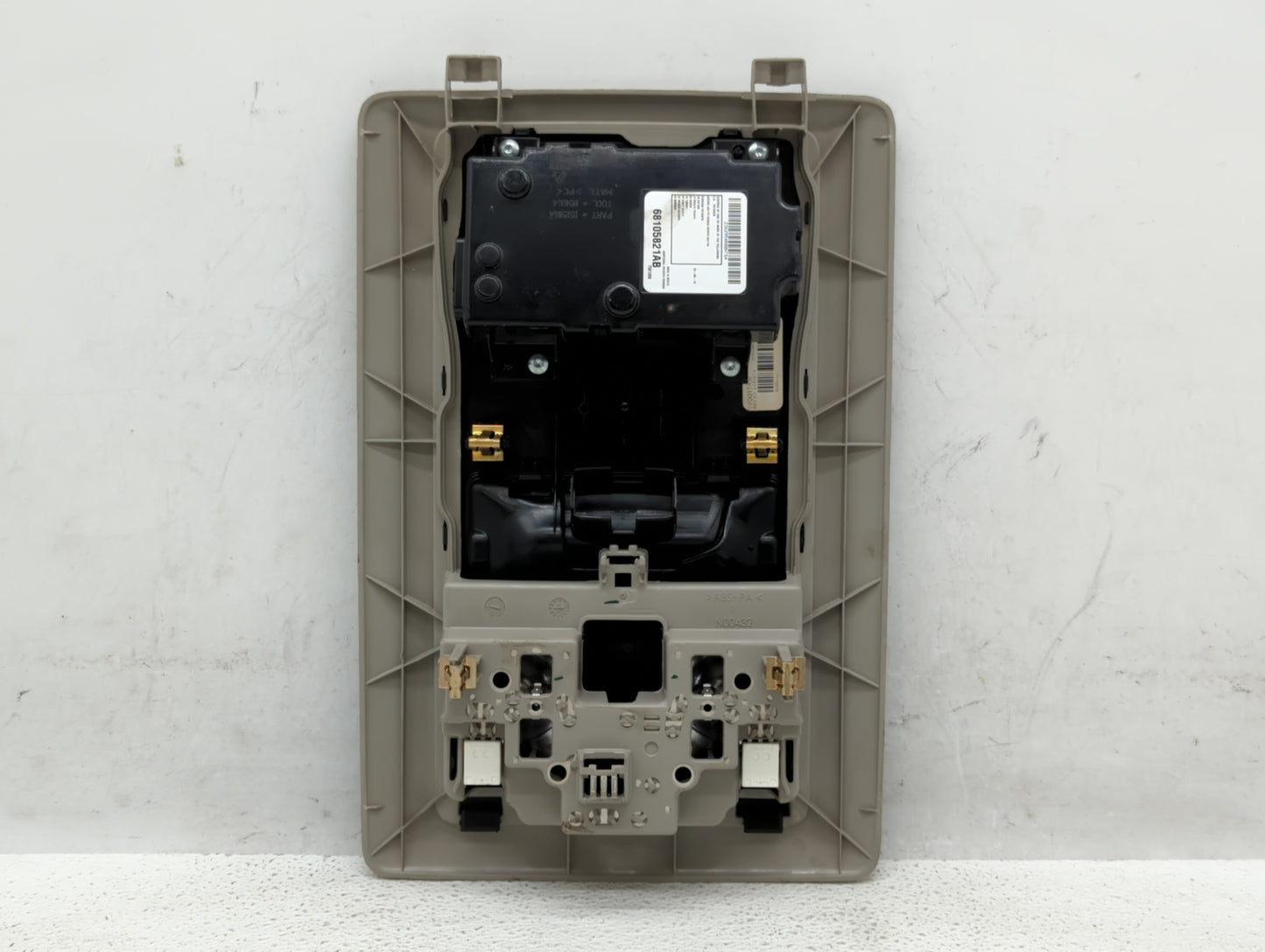 2014 Dodge Ram 1500 Center Floor Console P/N:68105821AB Fits Fits 2013 2015 OEM Used Auto Parts - Oemusedautoparts1.com