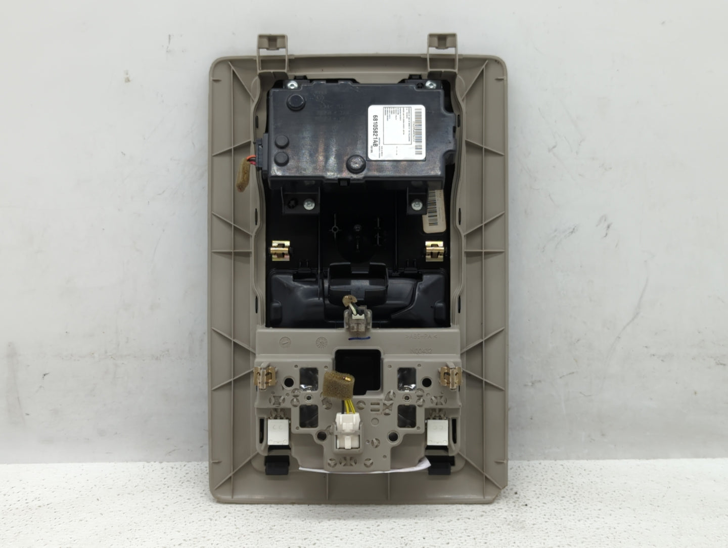 2014 Dodge Ram 1500 Center Floor Console P/N:1515914 Fits Fits 2013 2015 OEM Used Auto Parts - Oemusedautoparts1.com