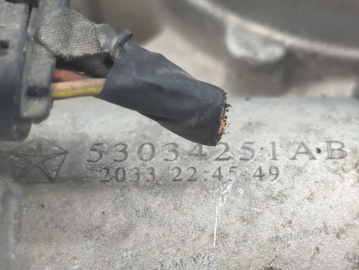 2014 Dodge Ram 1500 Throttle Body P/N:53034251AB Fits Fits 2012 2013 2015 2016 2017 2018 2019 2020 2021 2022 OEM Used Auto P