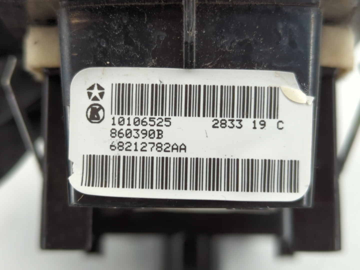 2014 Dodge Ram 1500 Master Power Window Switch Replacement Driver Side Left P/N:P68212782AA Fits OEM Used Auto Parts - Oemus