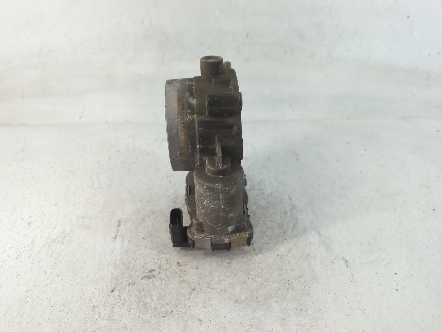 2014 Dodge Ram 1500 Throttle Body P/N:53034251AB Fits Fits 2012 2013 2015 2016 2017 2018 2019 2020 2021 2022 OEM Used Auto P