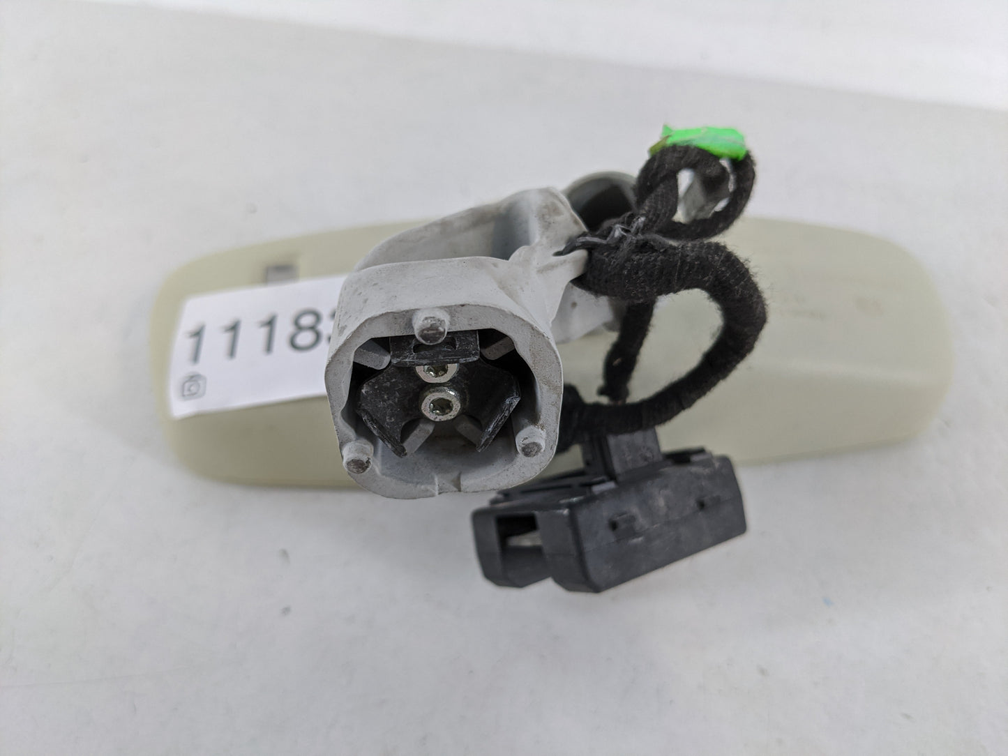 2014 Fiat 500 Interior Rear View Mirror Replacement OEM P/N:E3021035 Fits OEM Used Auto Parts - Oemusedautoparts1.com