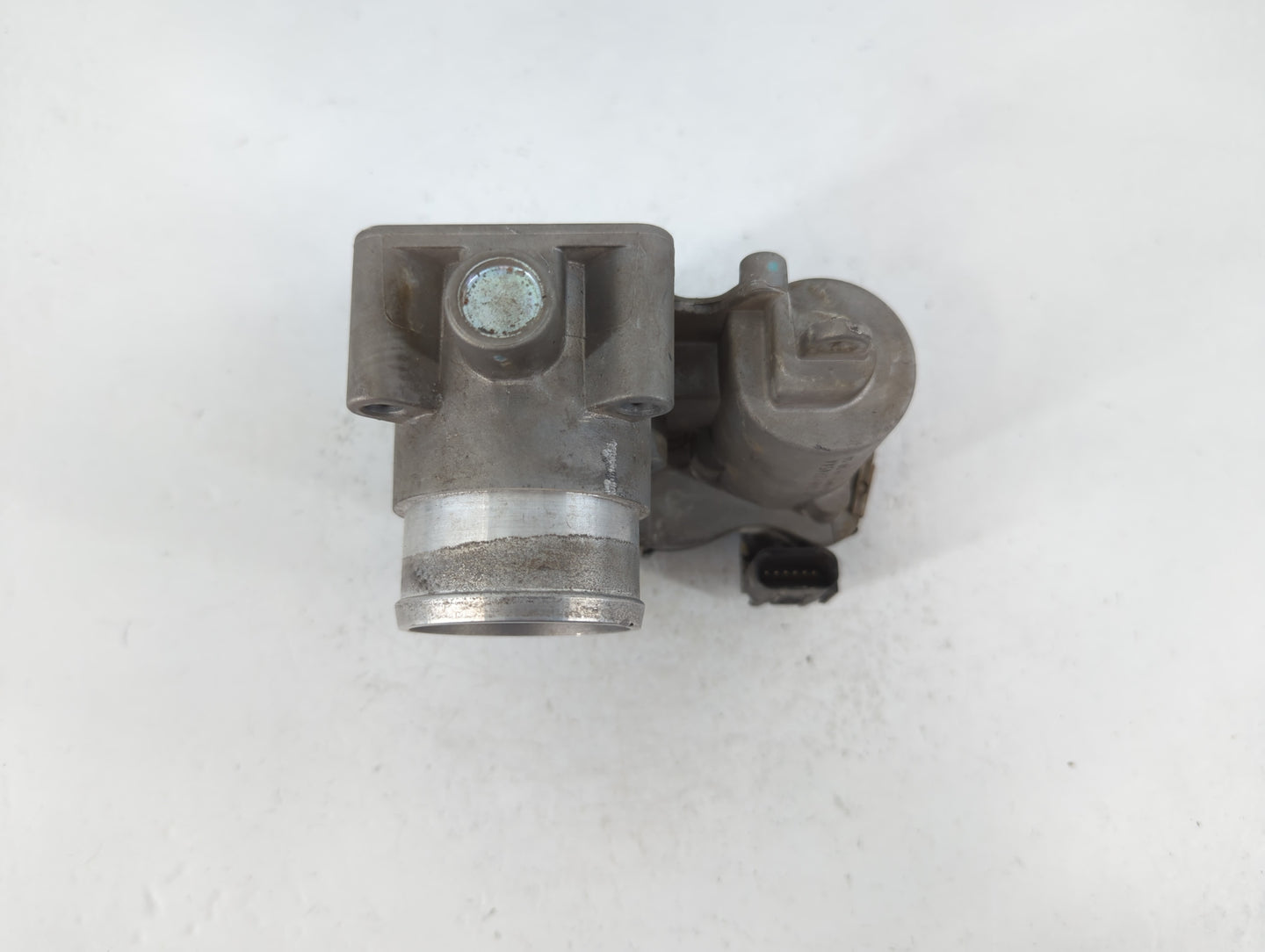 2013-2017 Fiat 500 Throttle Body P/N:04892945AA Fits Fits 2013 2014 2015 2016 2017 OEM Used Auto Parts - Oemusedautoparts1.c