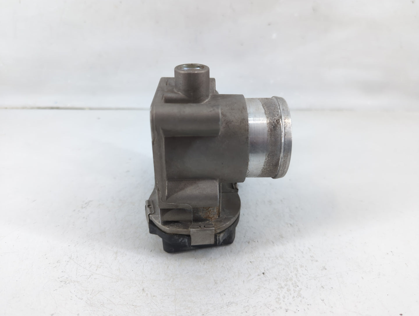 2013-2017 Fiat 500 Throttle Body P/N:04892945AA Fits Fits 2013 2014 2015 2016 2017 OEM Used Auto Parts - Oemusedautoparts1.c