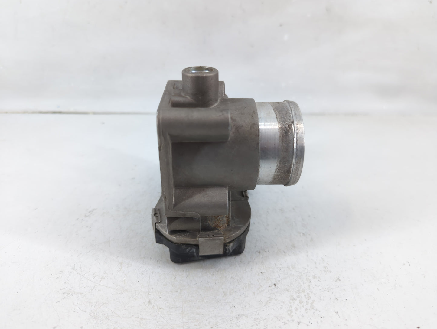 2013-2017 Fiat 500 Throttle Body P/N:04892945AA Fits Fits 2013 2014 2015 2016 2017 OEM Used Auto Parts - Oemusedautoparts1.c
