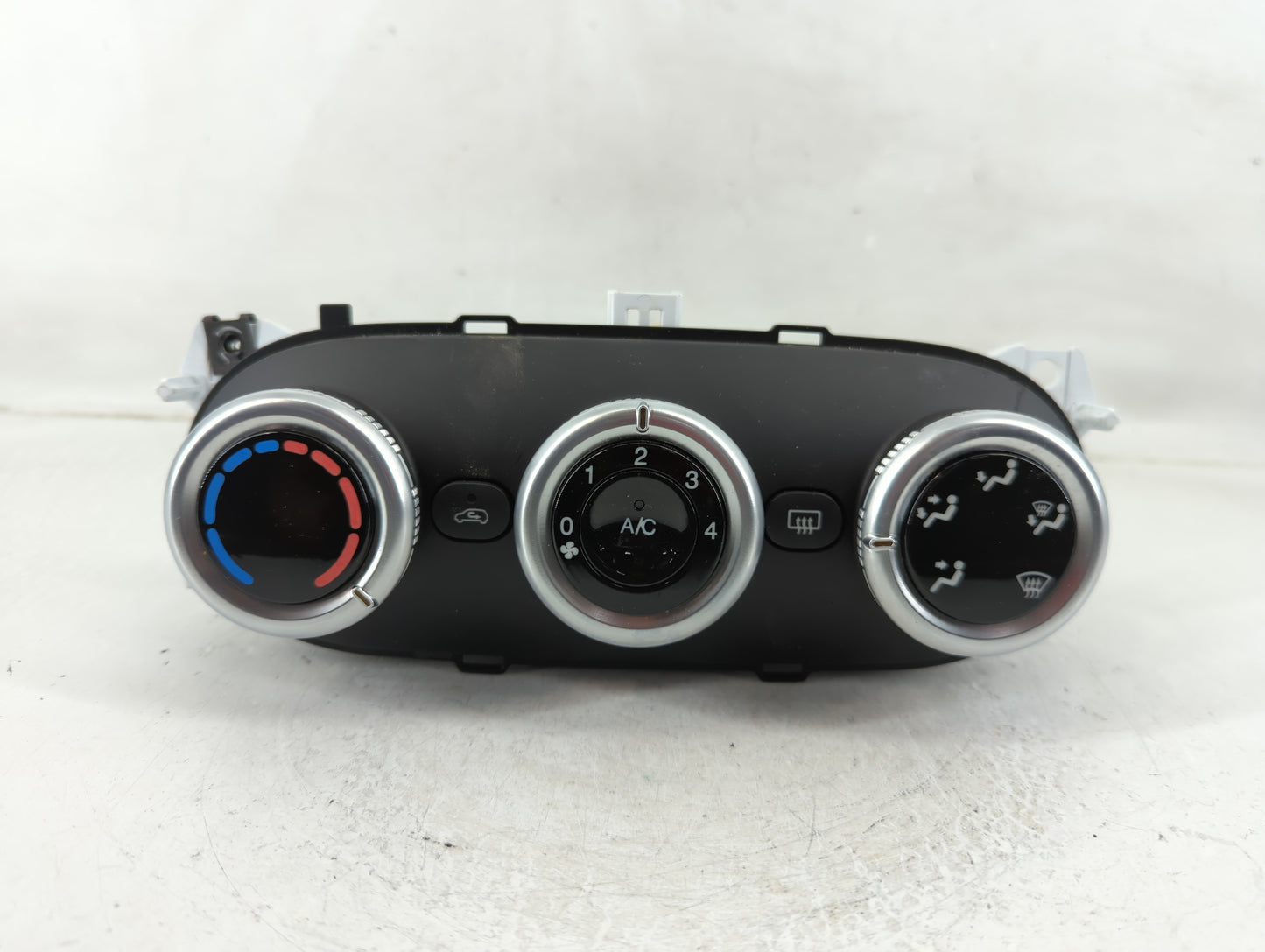 2014 Fiat 500 Climate Control Module Temperature AC/Heater Replacement P/N:735557283 Fits OEM Used Auto Parts - Oemusedautop