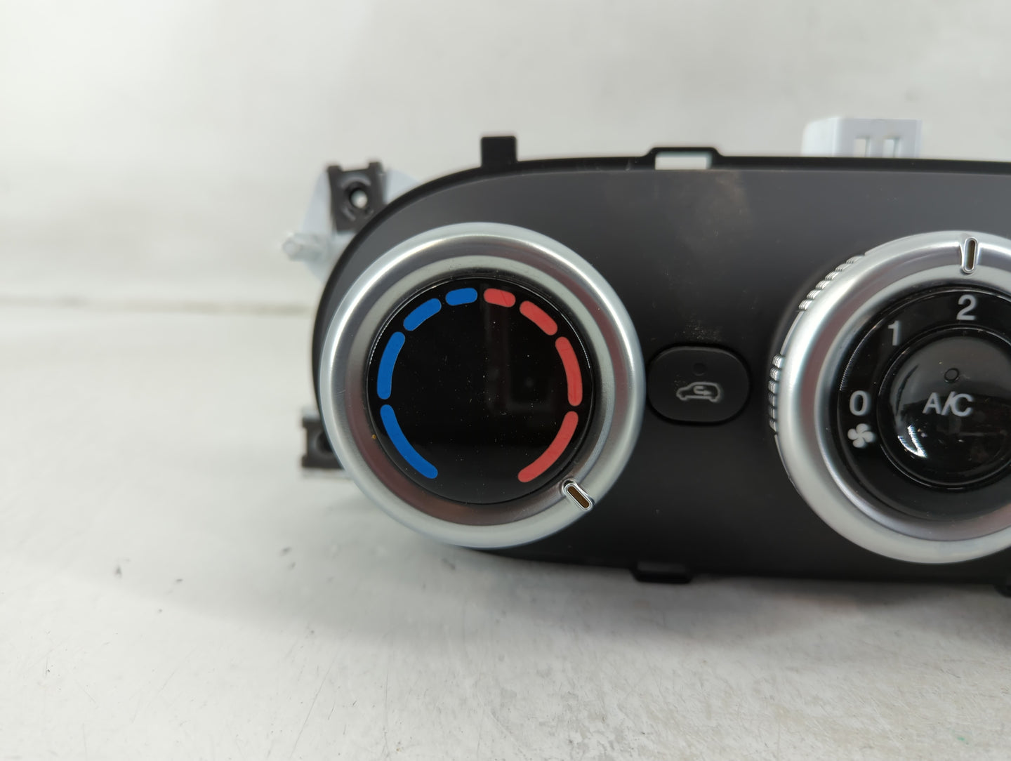 2014 Fiat 500 Climate Control Module Temperature AC/Heater Replacement P/N:735557283 Fits OEM Used Auto Parts - Oemusedautop