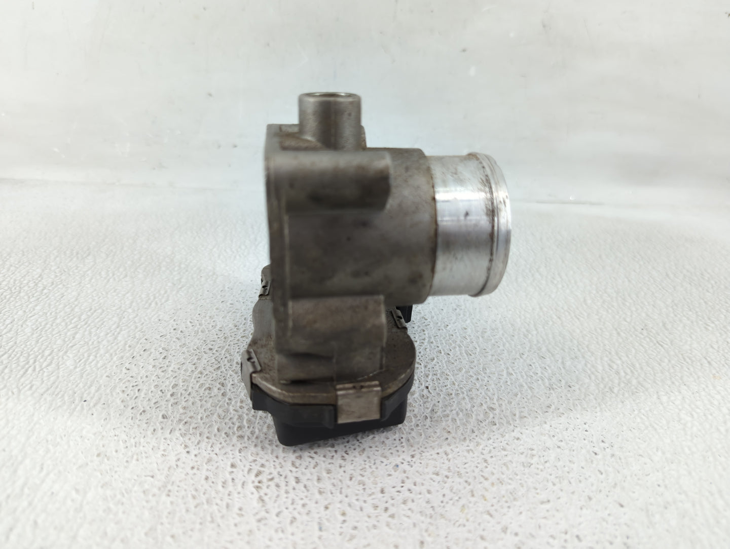 2012-2017 Fiat 500 Throttle Body P/N:04892945AA Fits Fits 2012 2013 2014 2015 2016 2017 OEM Used Auto Parts - Oemusedautopar